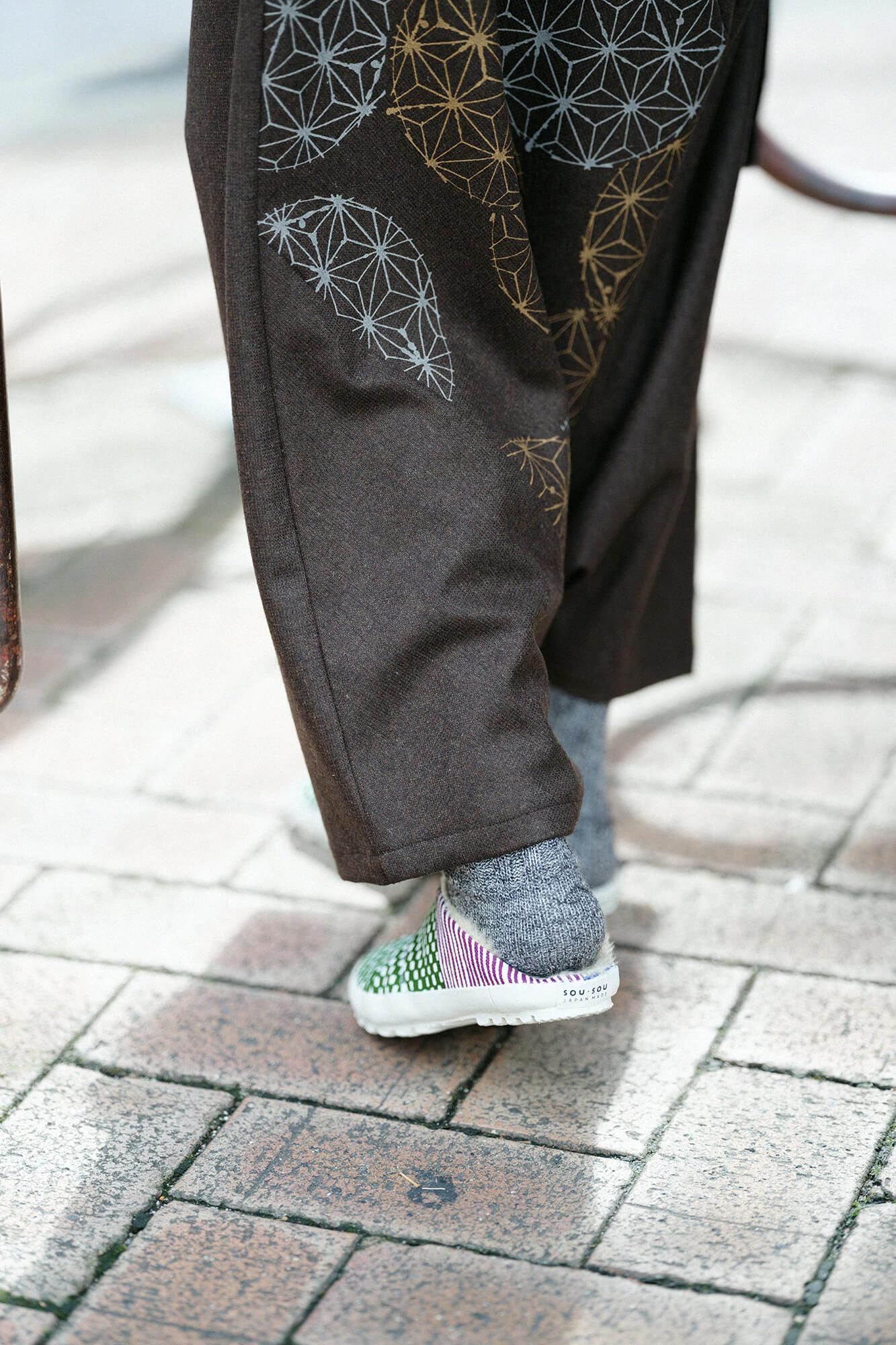 Split Toe Tabi Slip-on Boa/Lines and Dots Riverside