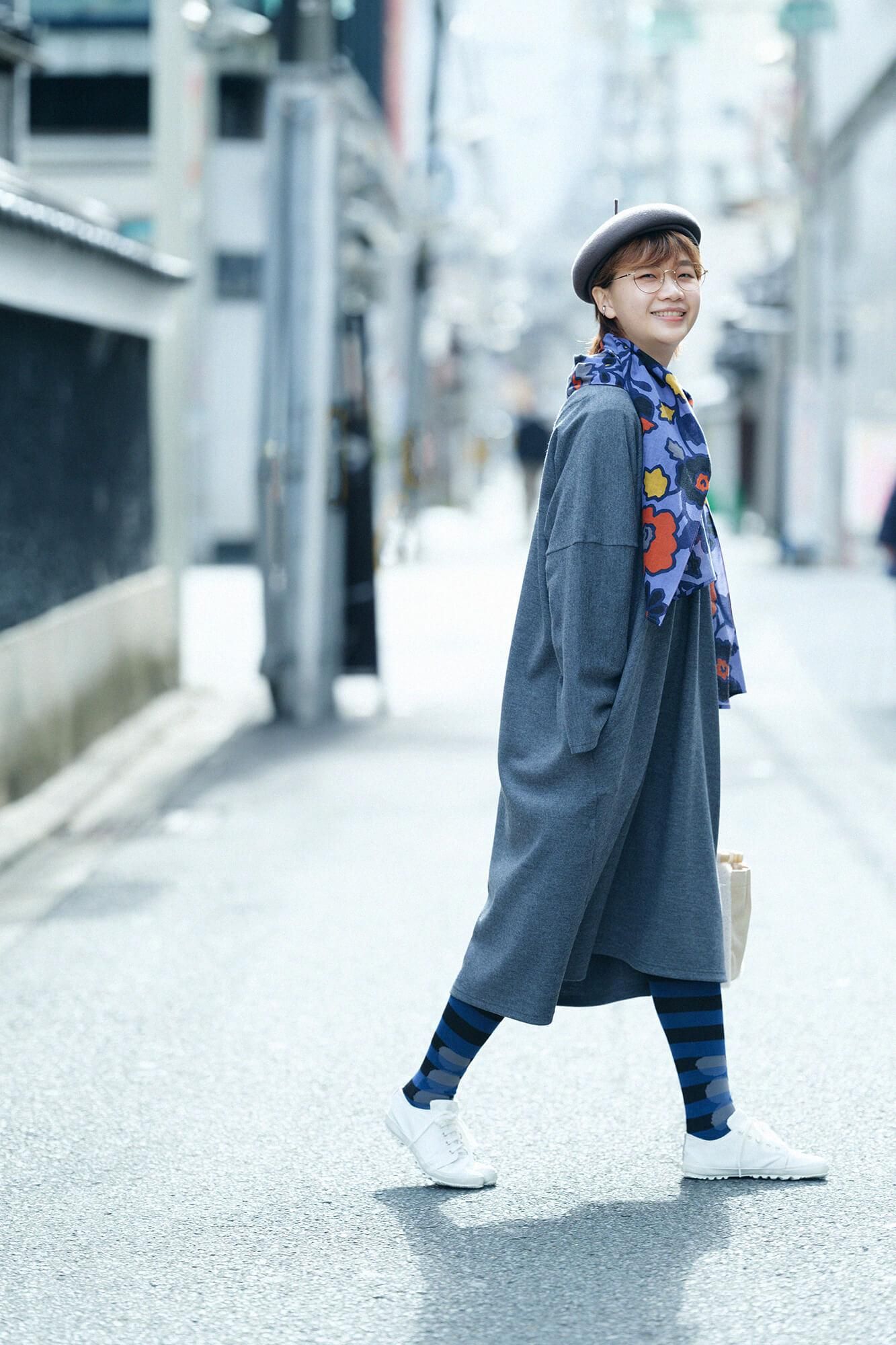 分趾襪(膝蓋長度)/彈珠與橫紋 寶藍色