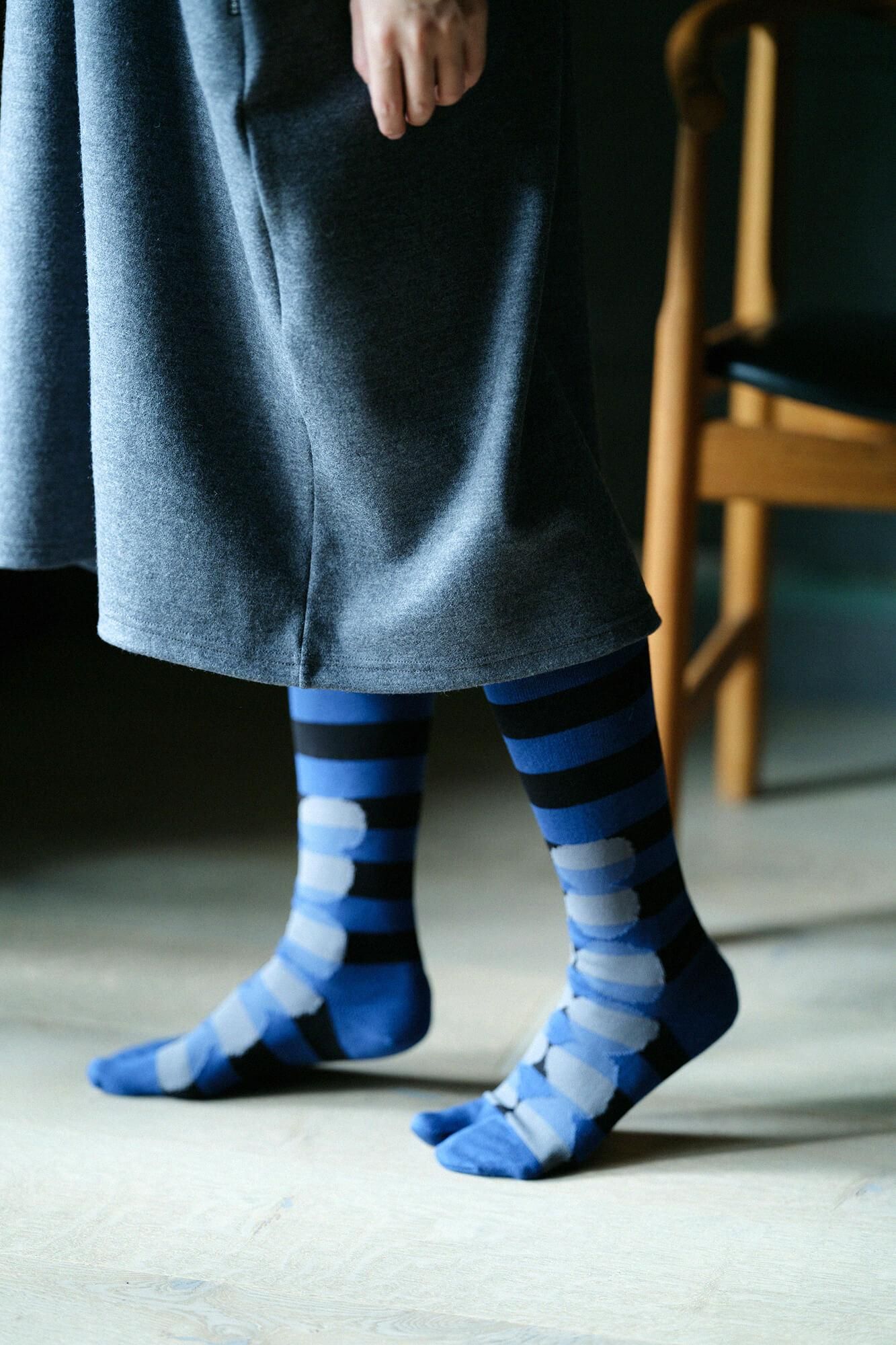 分趾襪(膝蓋長度)/彈珠與橫紋 寶藍色
