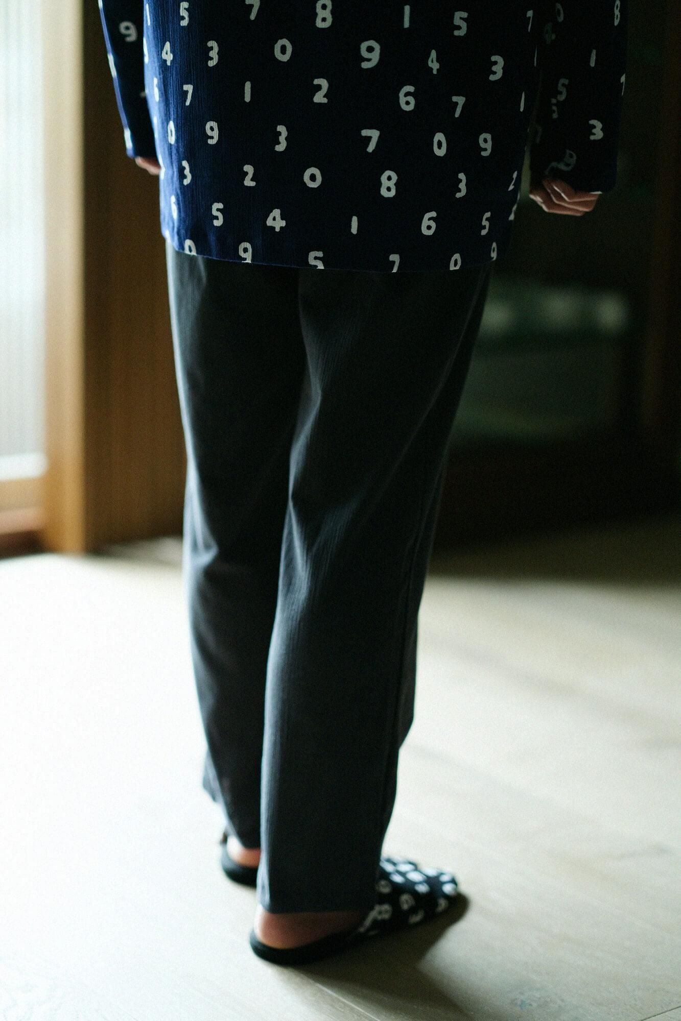 Takashima Chiku 20/20 Pajamas textile en V / So-Su-U Bleu foncé (Noukon) x Deep Lead (Koinatamari)