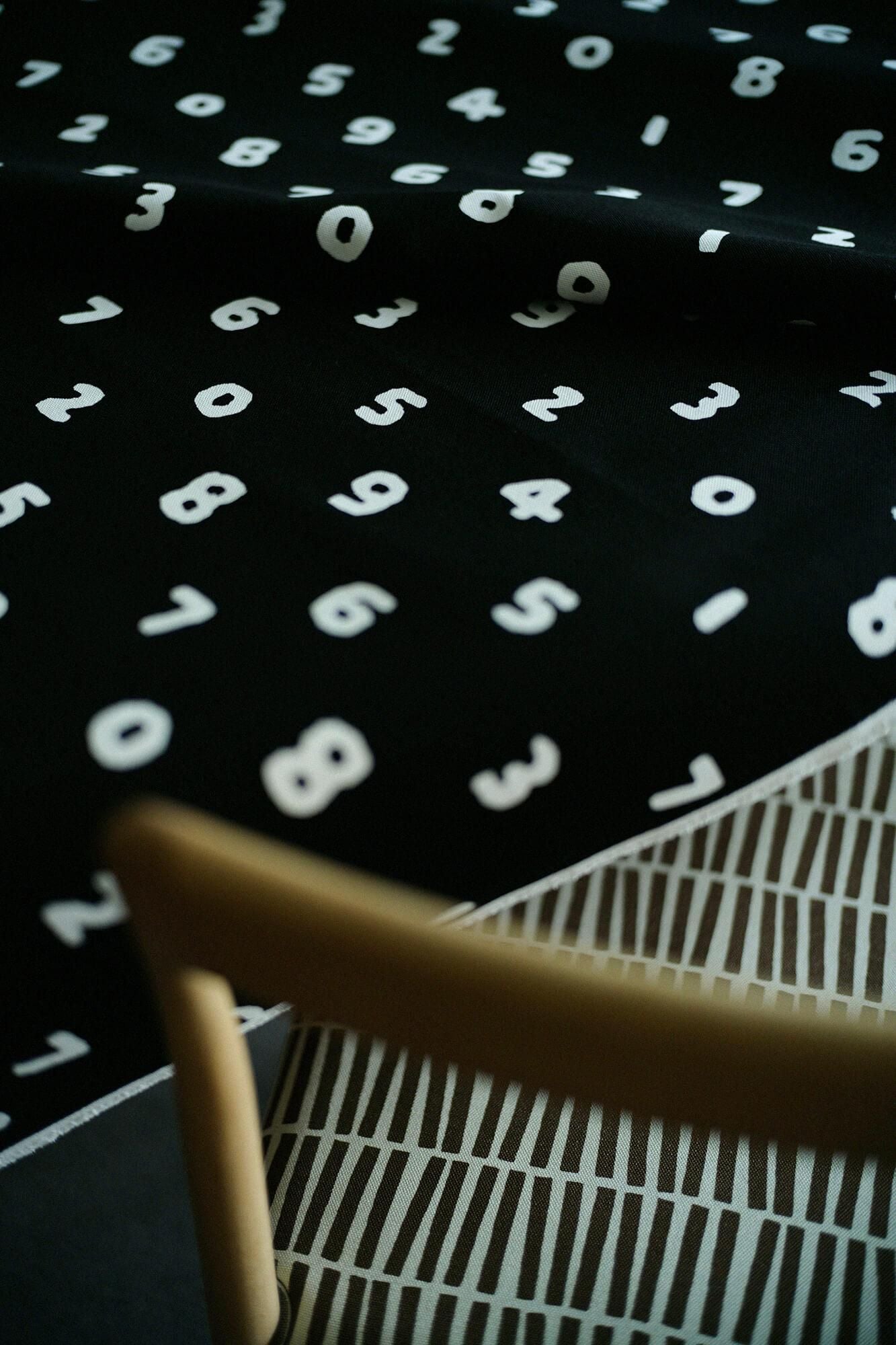 텍스타일 원단 (8호 캔버스)/SO-SU-U 내부에 검은색(제품없이) <50cm