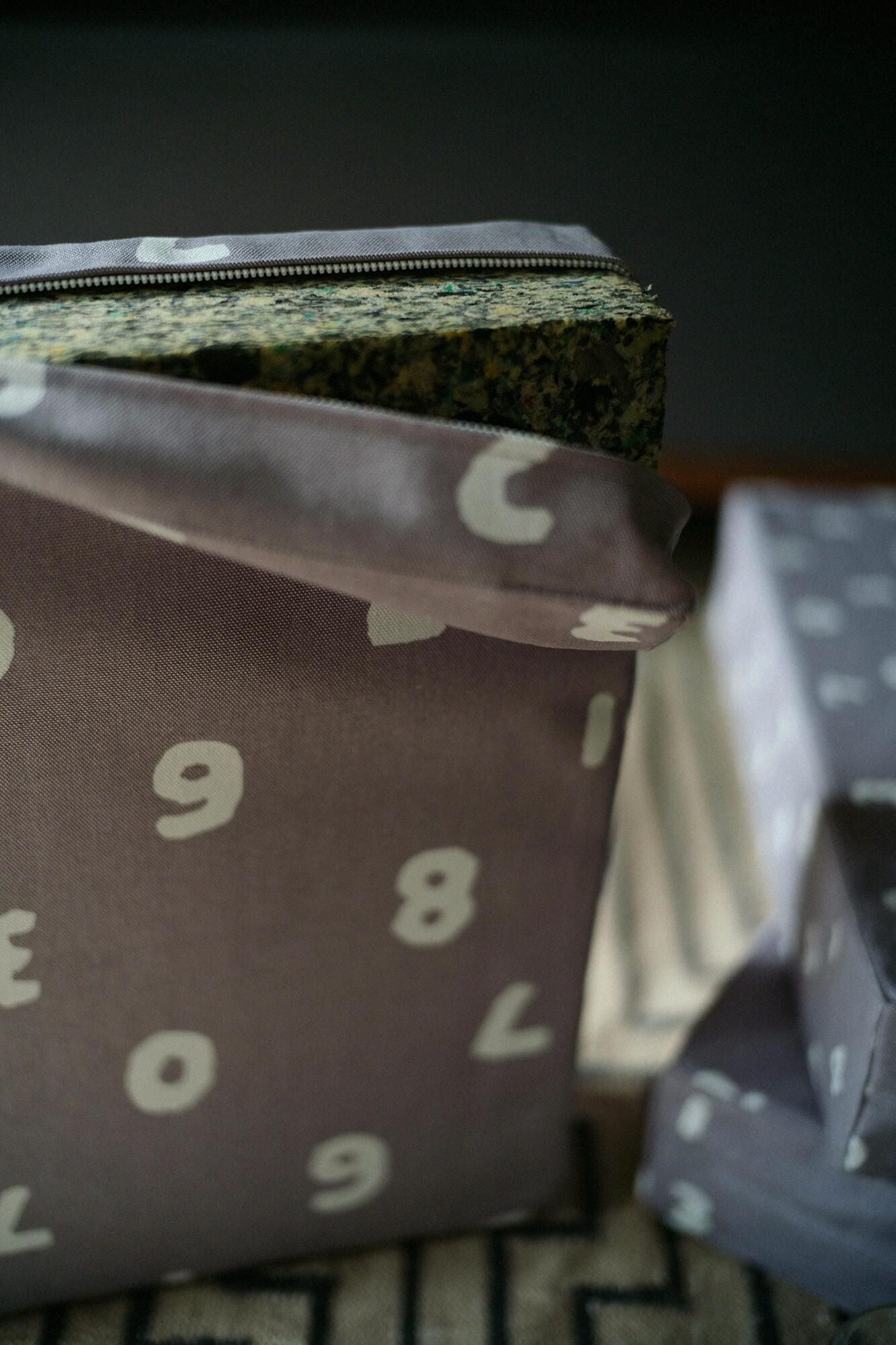 箱座布団/SO-SU-U 大 薄墨色(うすずみいろ)【※お届けに約3週間】