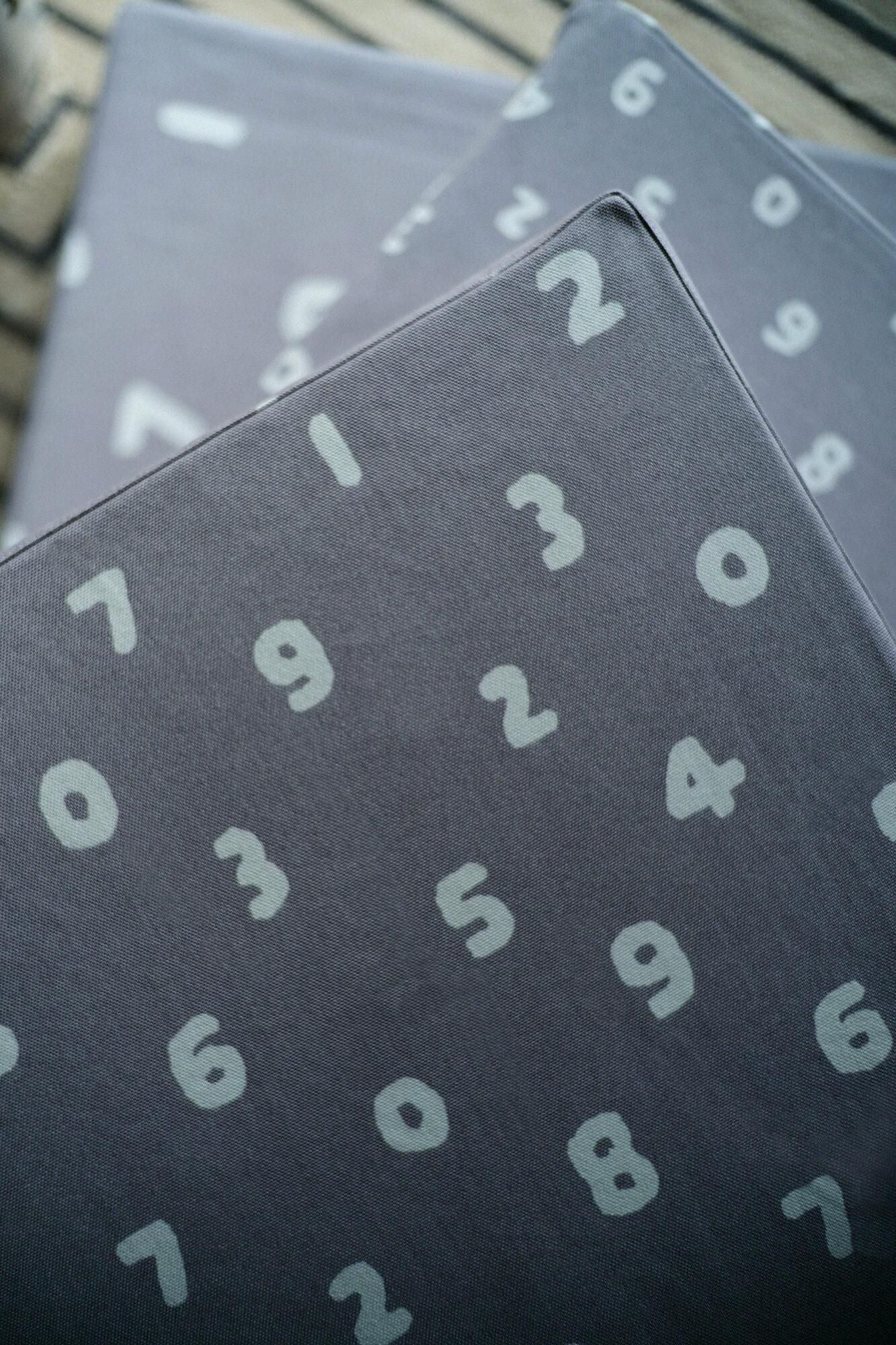 箱座布団/SO-SU-U 中 薄墨色(うすずみいろ)【※お届けに約3週間】