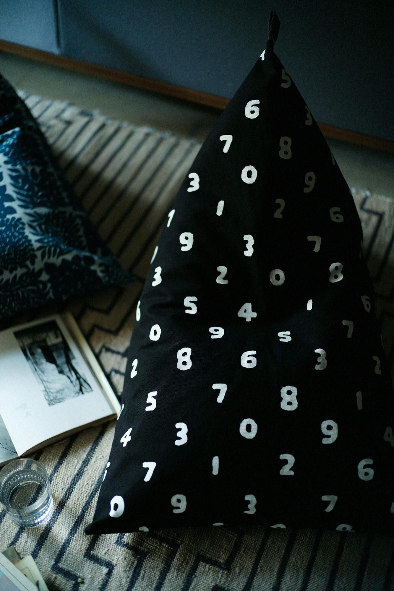 クッション座椅子/SO-SU-U 中 濡羽色(ぬればいろ)【※お届けに約3週間】