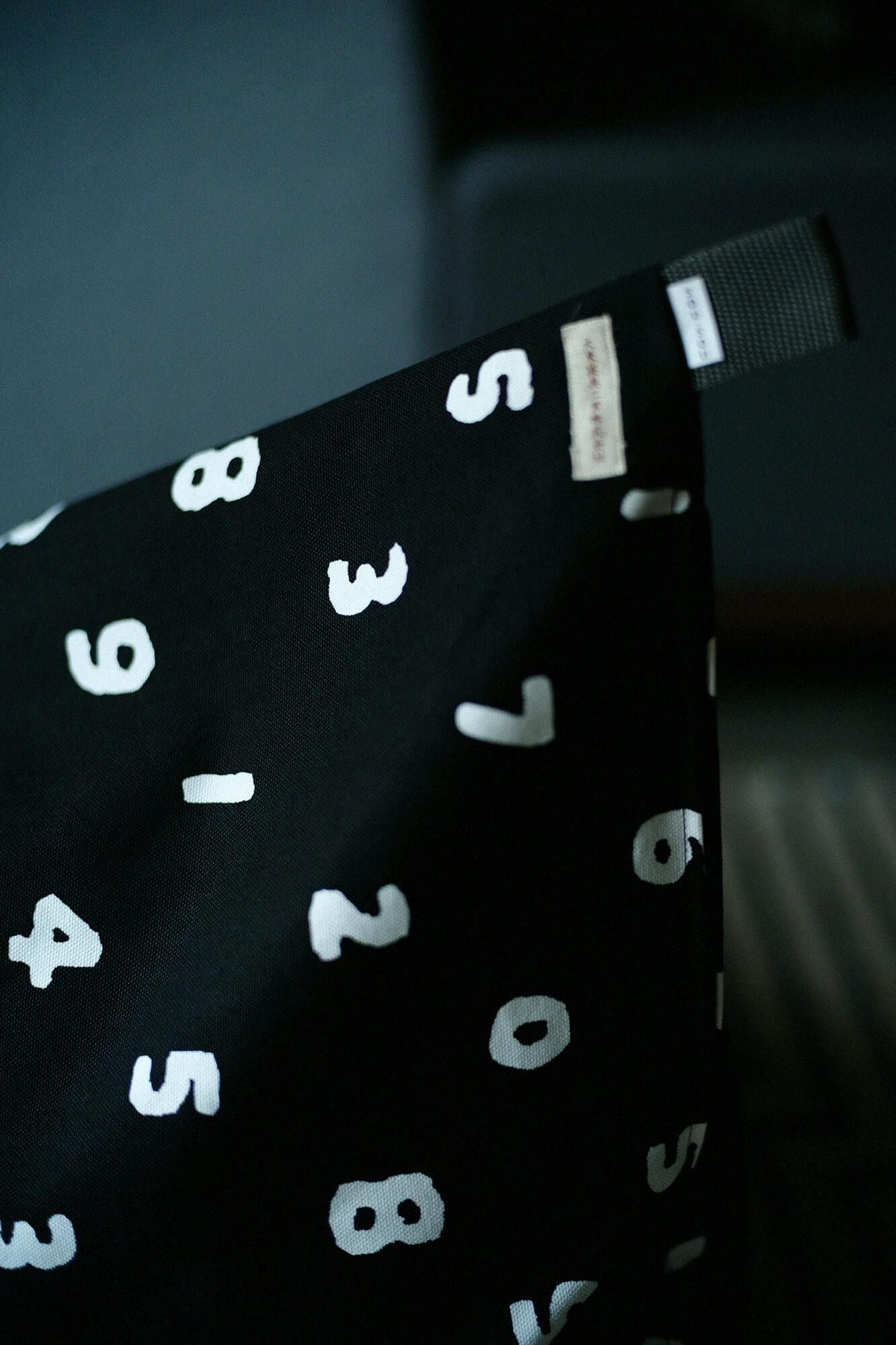 クッション座椅子/SO-SU-U 中 濡羽色(ぬればいろ)【※お届けに約3週間】