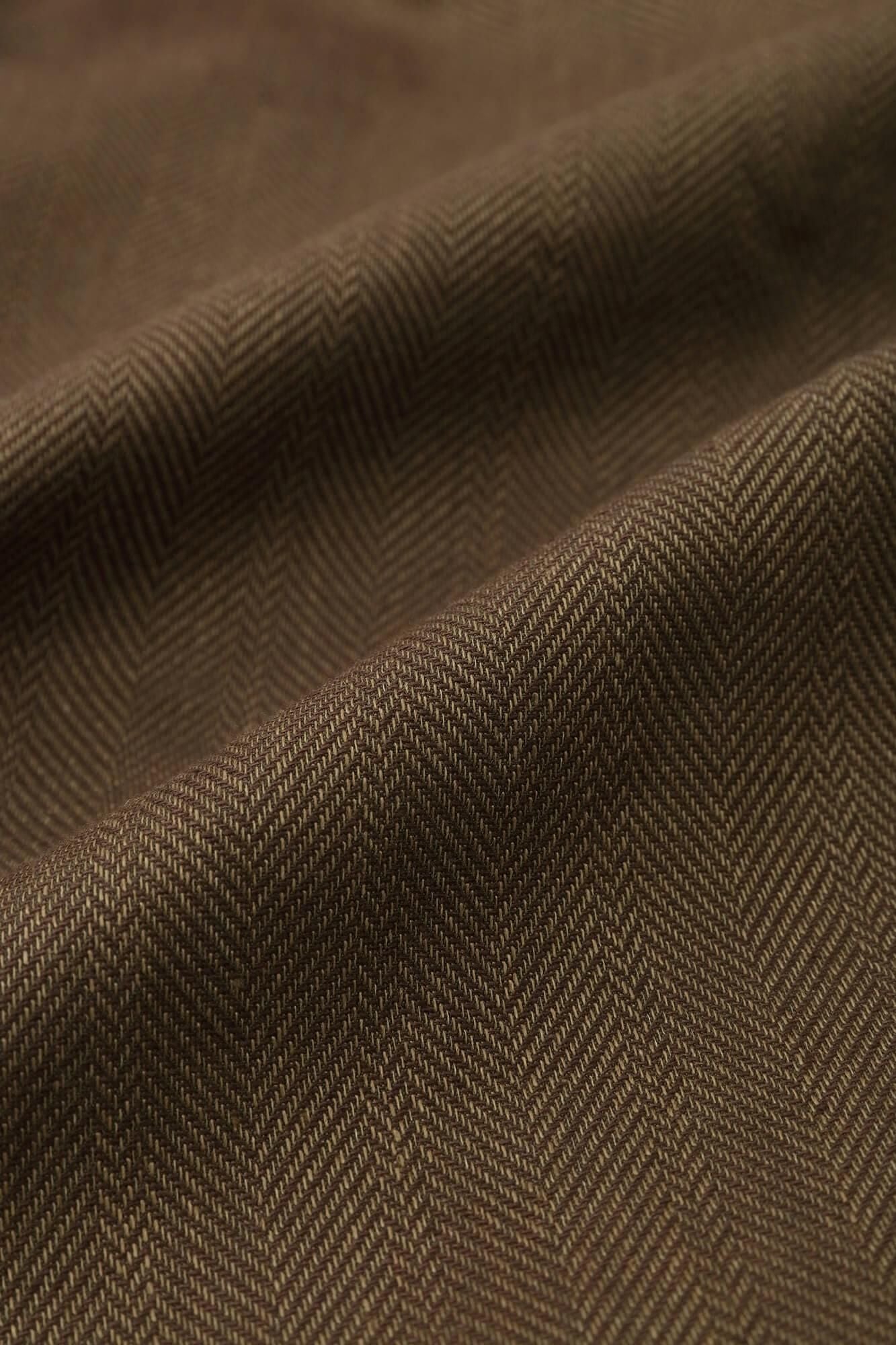 綿麻(めんあさ) 杉綾織(すぎあやおり) 薙刀かり衣(なぎなたかりごろも) 細衿(さざれえり)/沈香色(じんこういろ)