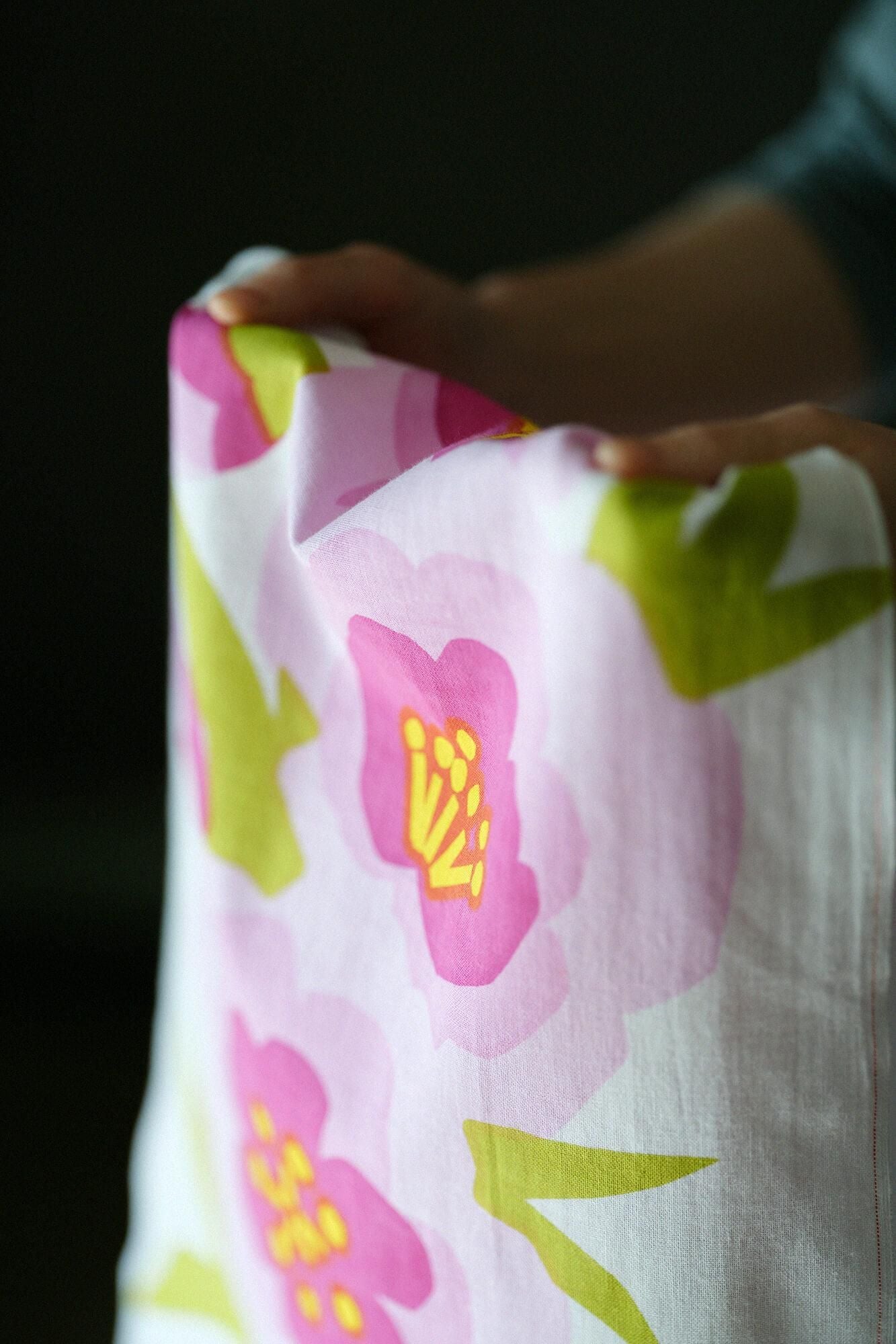 Isemomen Cotton Textile Handkerchief / First Peach Blossoms
