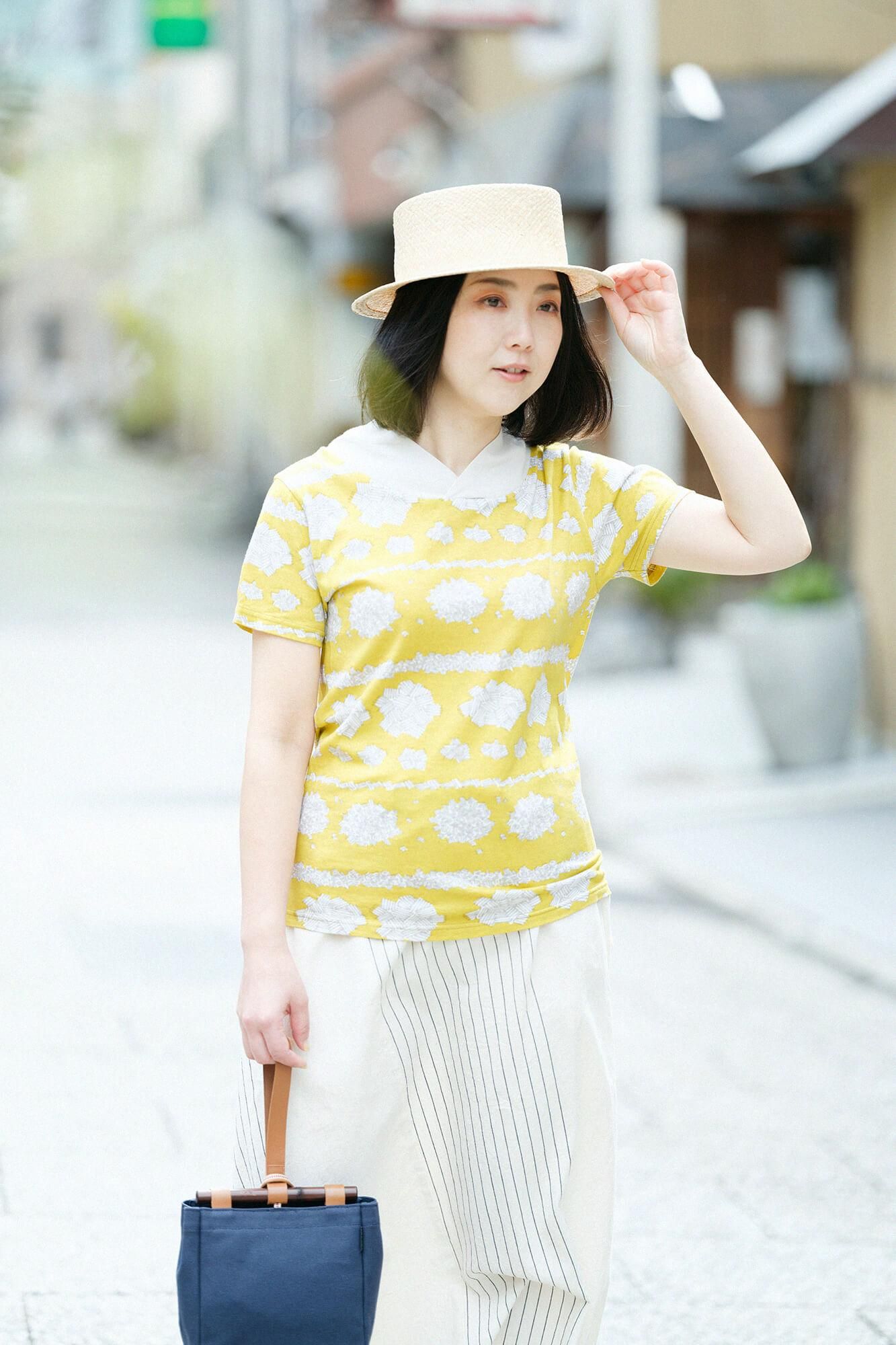 和服領短袖上衣/白三葉花