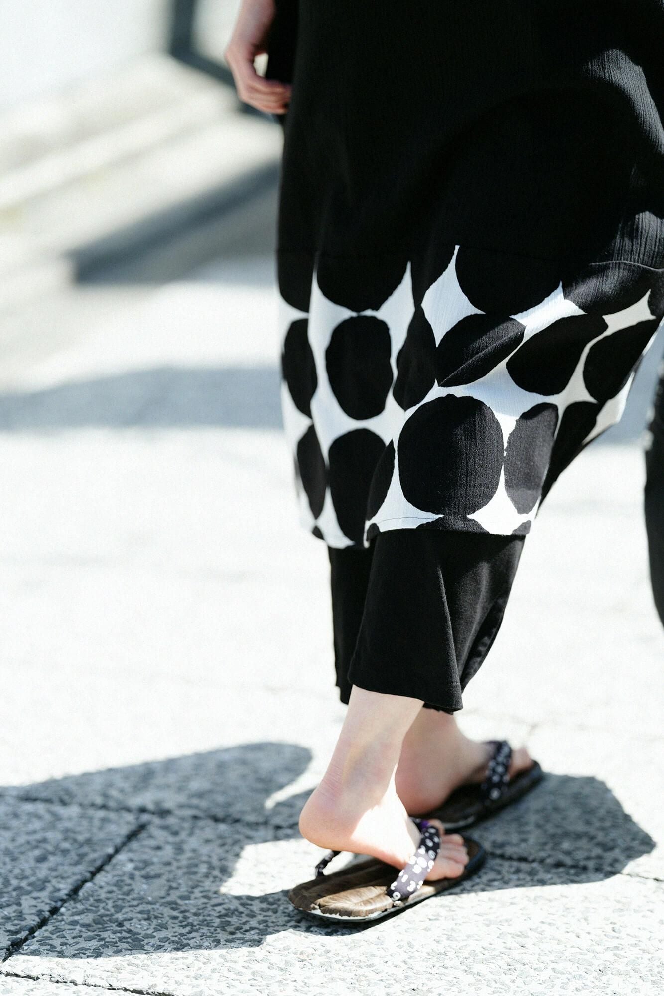 草履あさぶら 烏表/SO-SU-U昆(こん) 濡羽色(ぬればいろ)