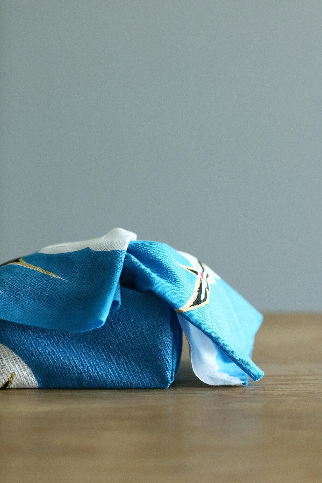 伊勢木綿 textile手ぬぐい/玄鳥至(つばめきたる)