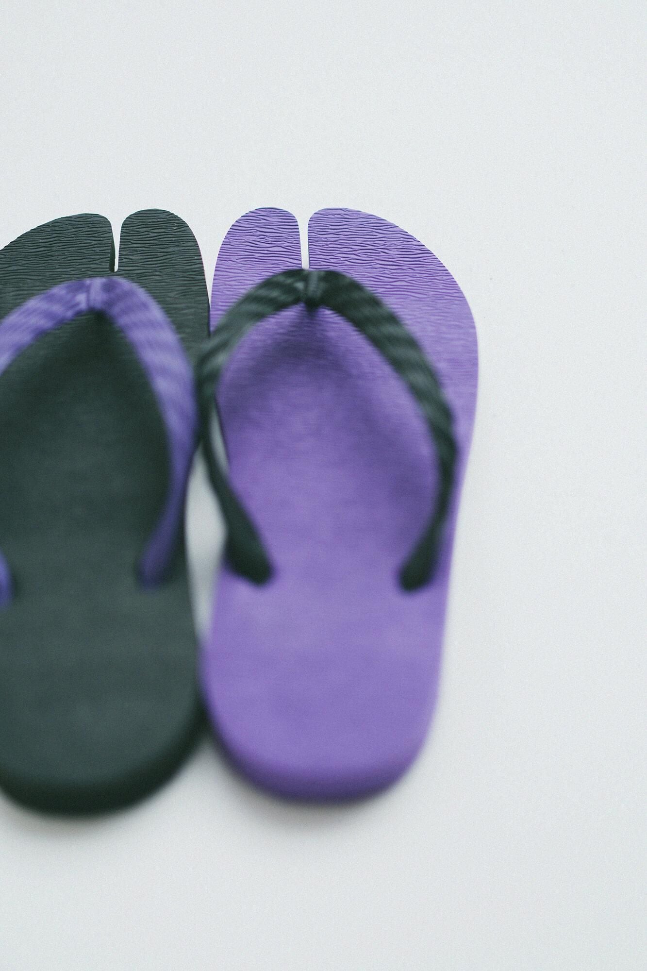 千日足袋/菖蒲色(しょうぶいろ)×濡羽色(ぬればいろ)