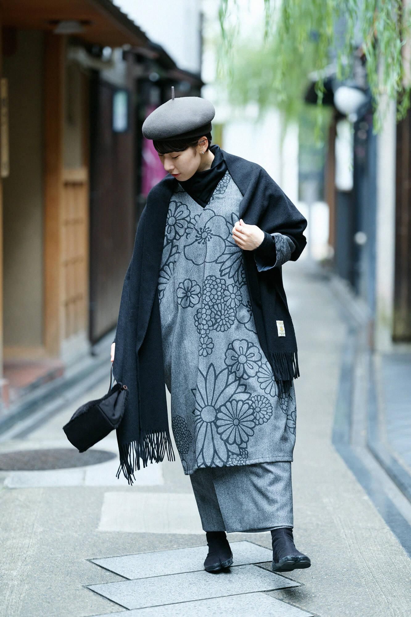 ベビーキャッシュ(R) ロングマフラー/墨黒(すみくろ)