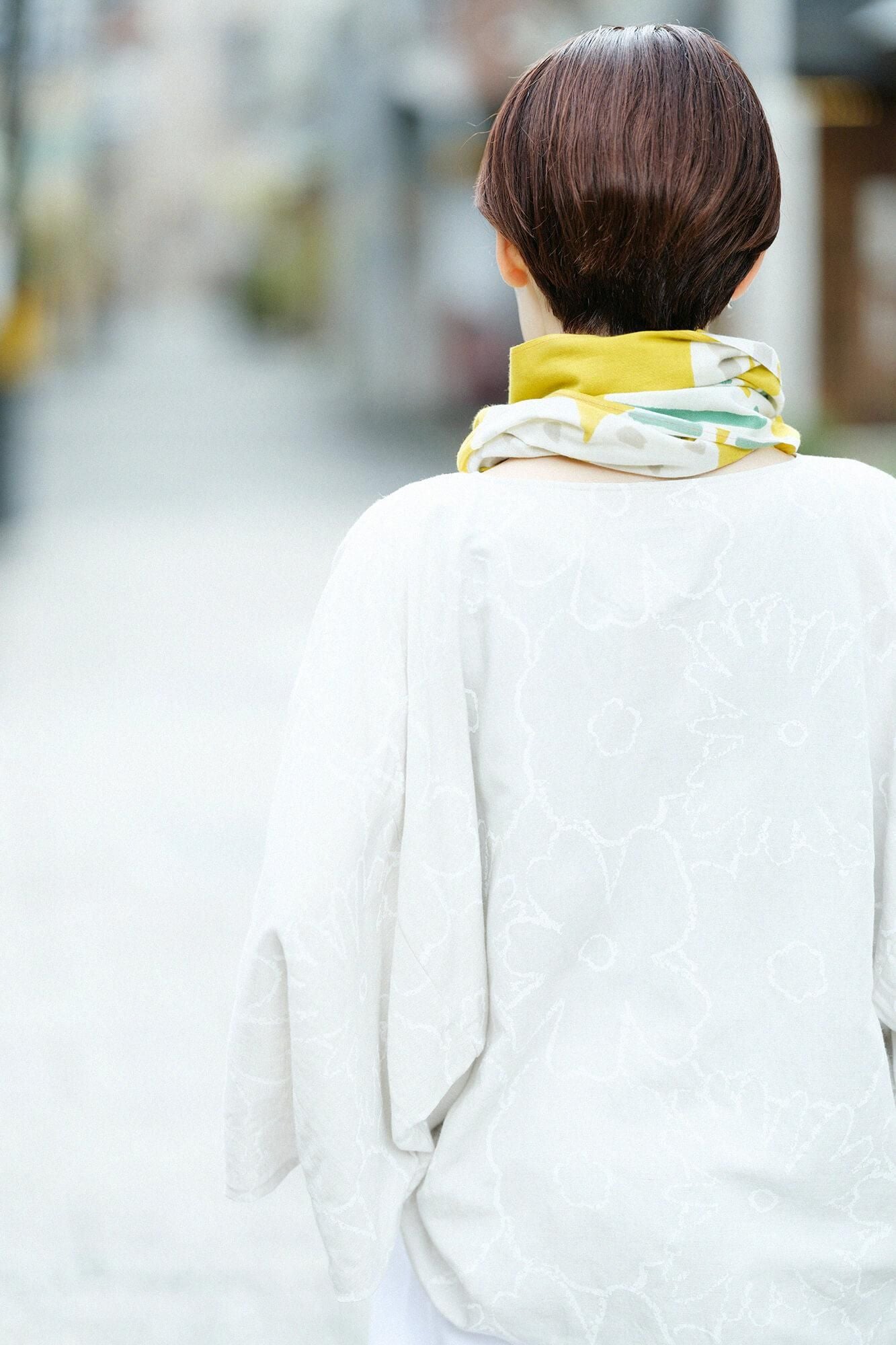 Isemomen Cotton Short Scarf / Burst Dark Gardenia