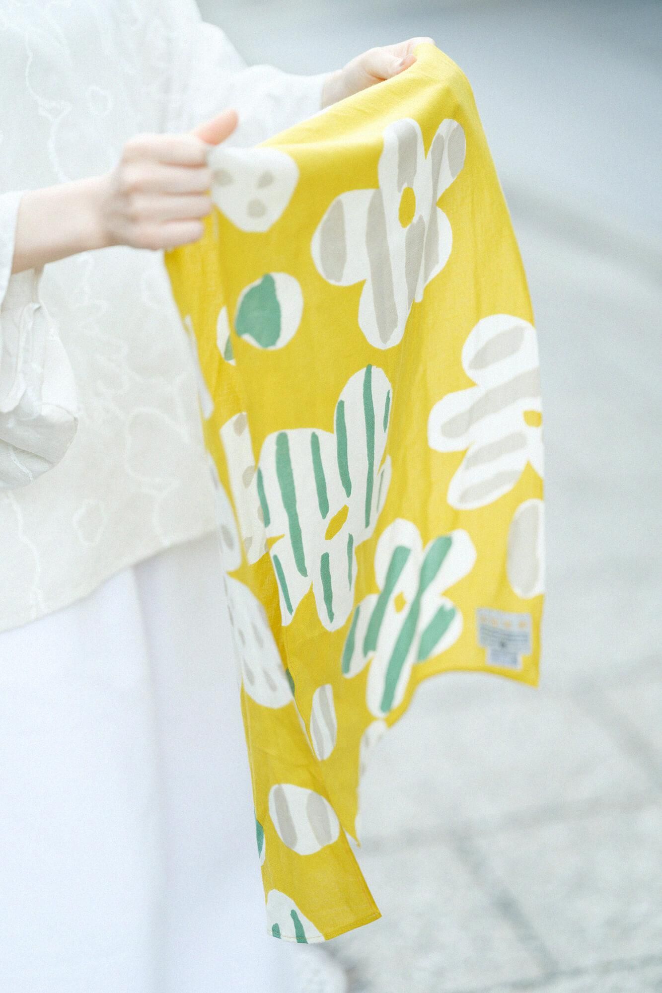 Isemomen Cotton Short Scarf / Burst Dark Gardenia