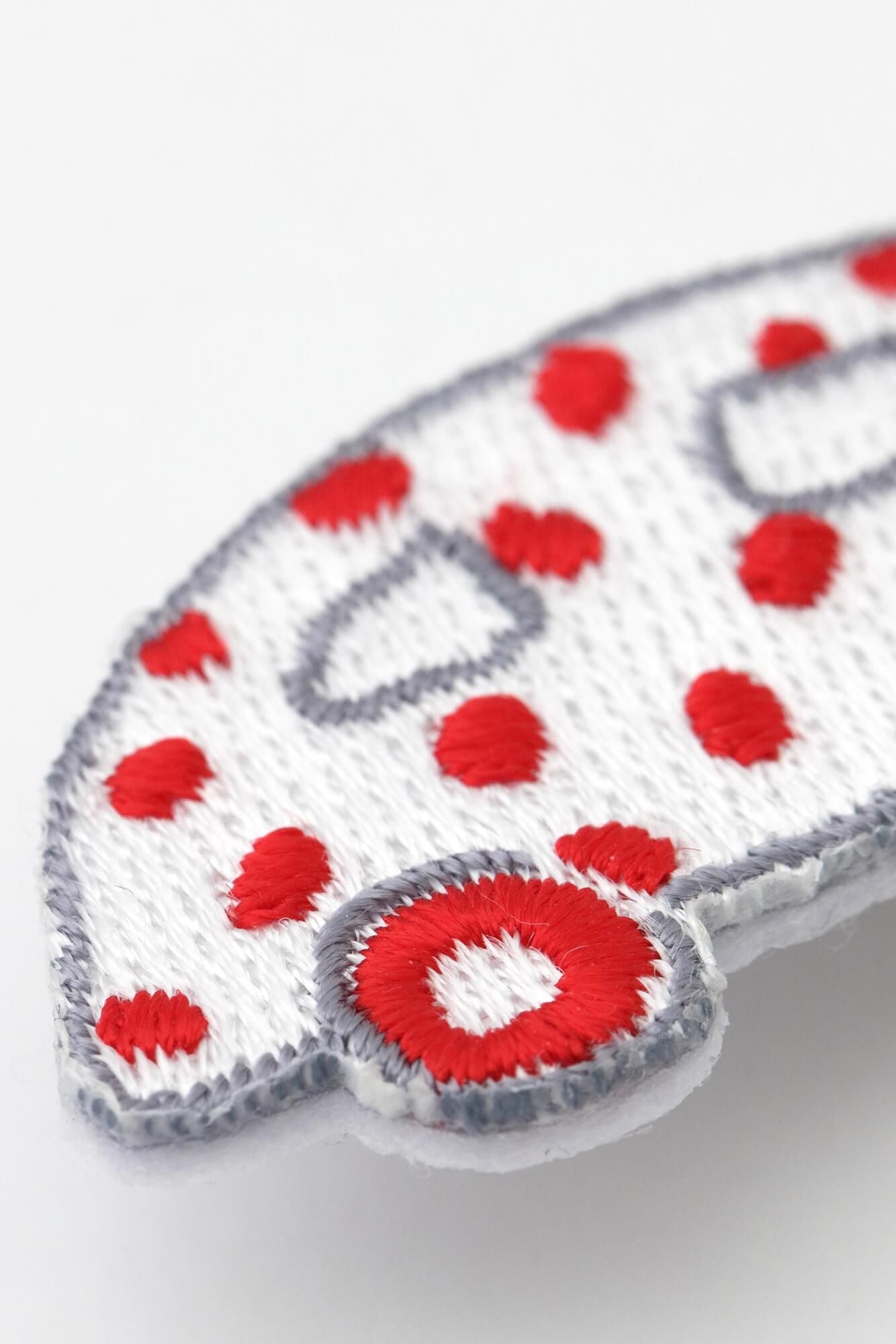 刺繍飾り(ししゅうかざり)/じどうしゃ あか