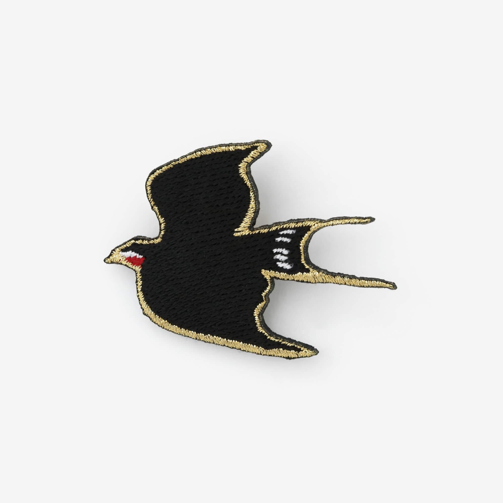 刺繍飾り（ししゅうかざり）／玄鳥至（つばめきたる）