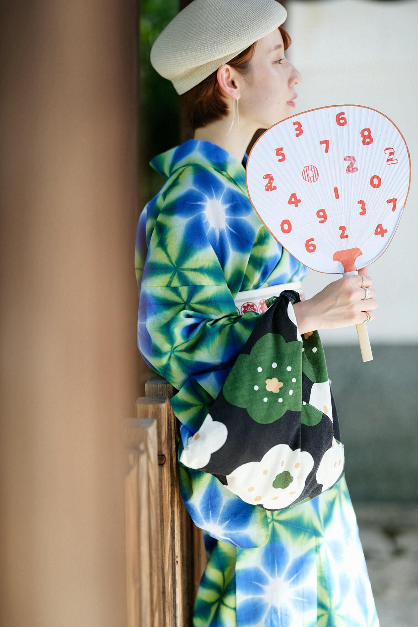 伊勢木綿 小巾折/ほほえみ 濡羽色(ぬればいろ)