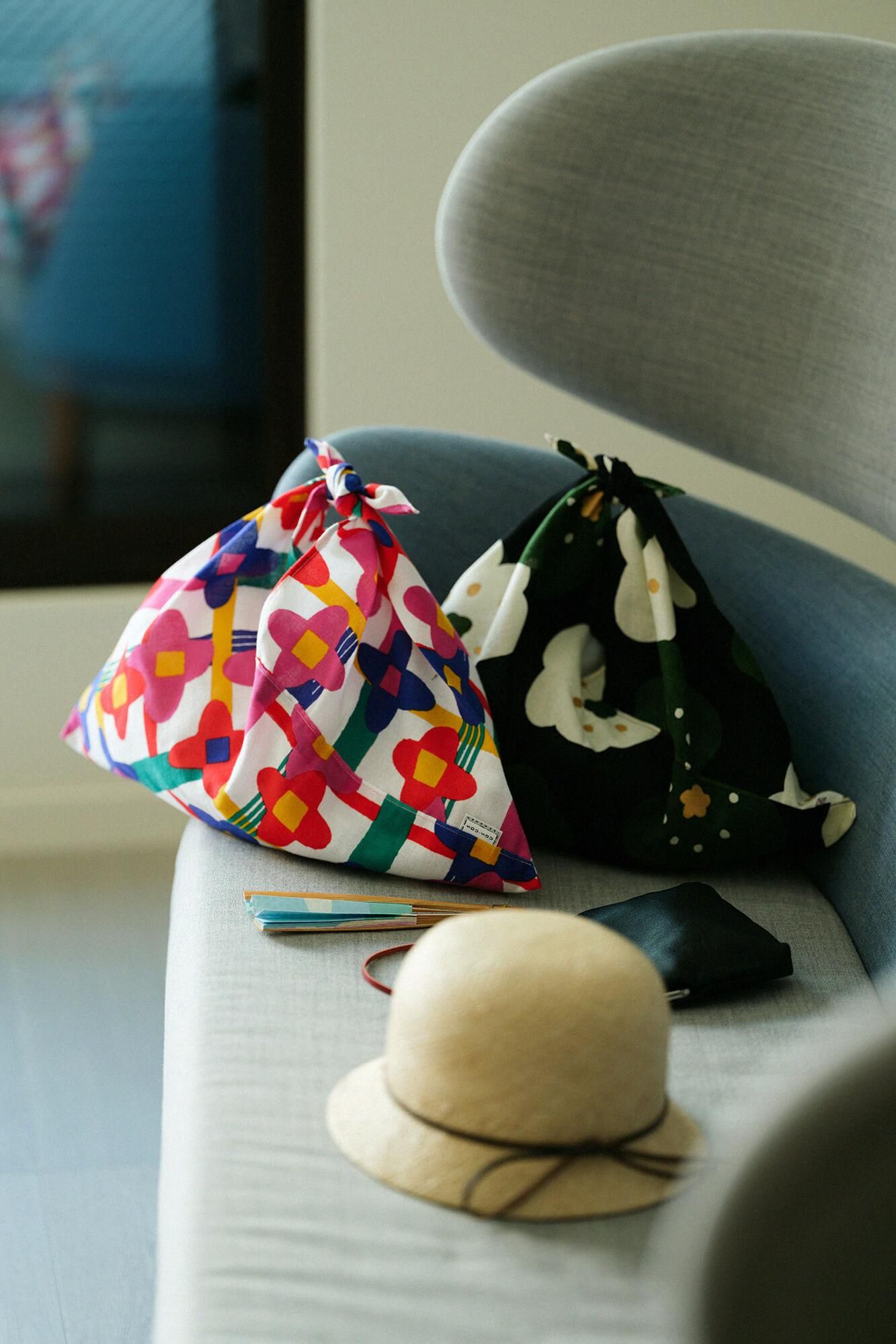 伊勢木綿 小巾折/ほほえみ 濡羽色(ぬればいろ)