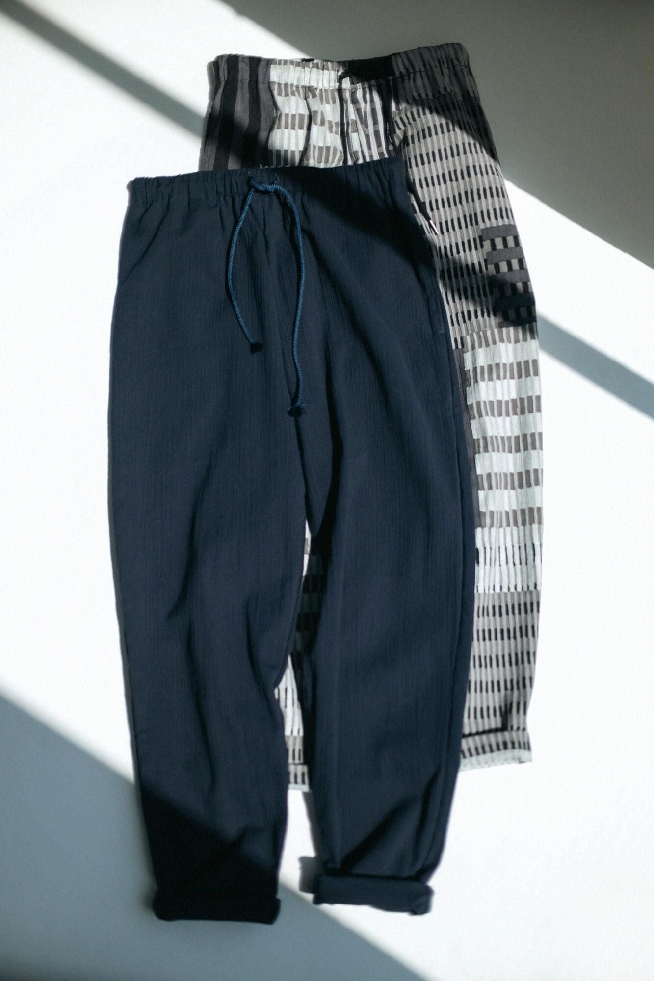 【官網限定】高島縮棉 20/20休閒窄管長褲/摩天大樓