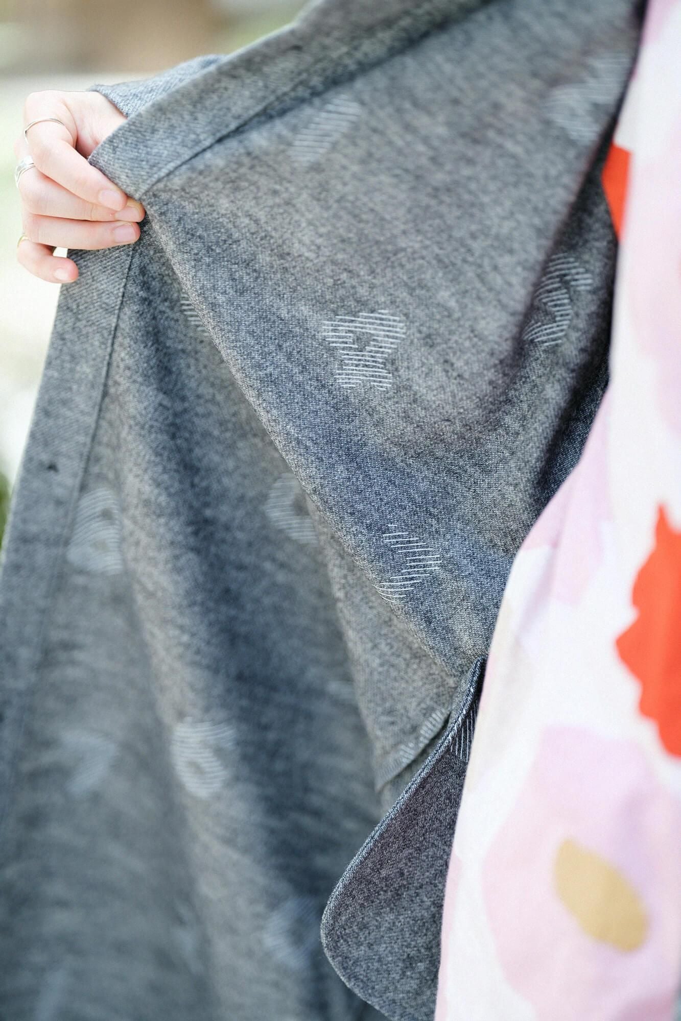 【net限定】カージー編 薙刀かり衣(なぎなたかりごろも) 細衿(さざれえり) 裏勝り(うらまさり)/杢灰(もくはい)×SO-SU-U綾(あや)