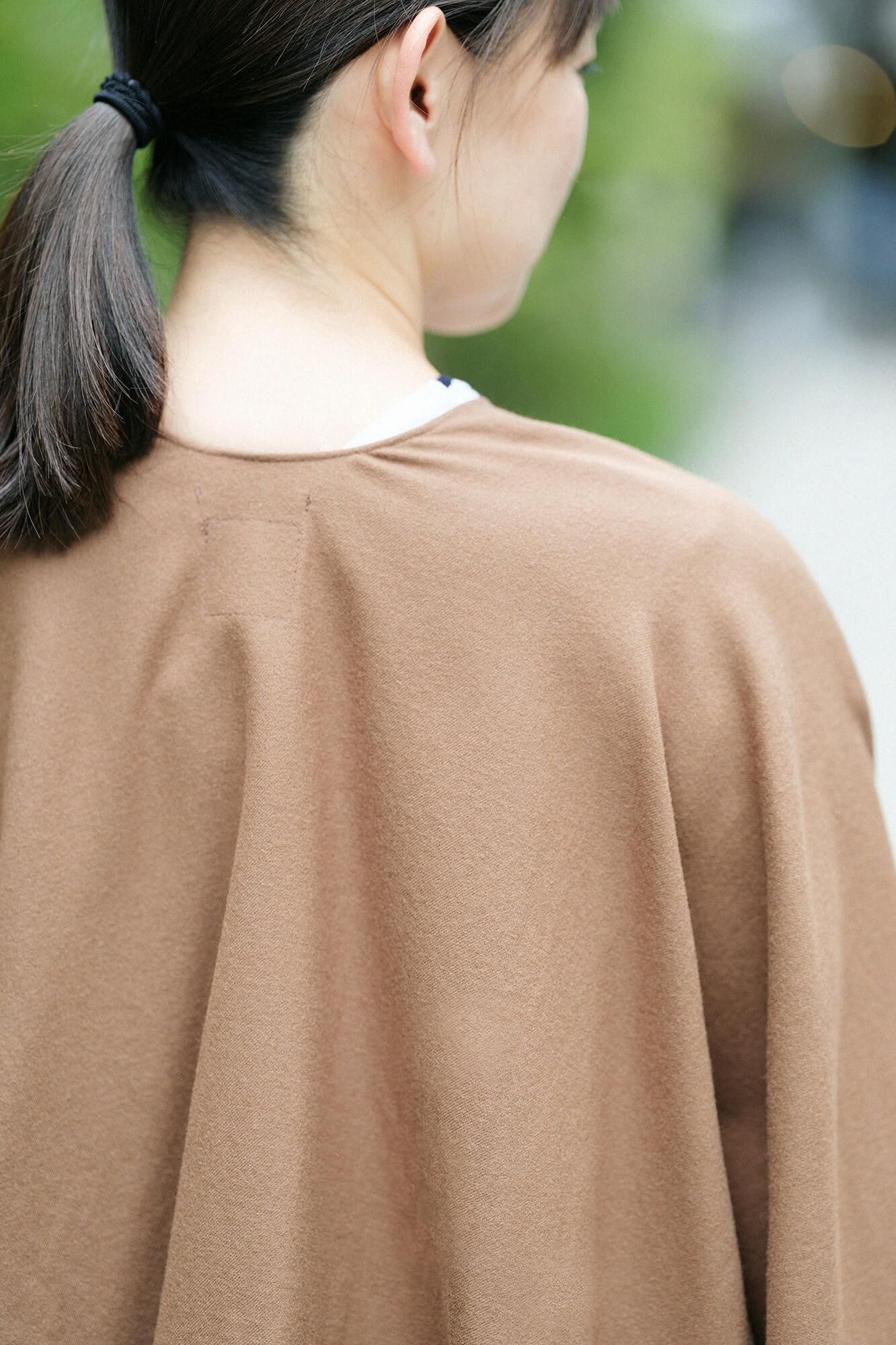 Combed Yarn Kisaragi Poncho / Yellowish Brown