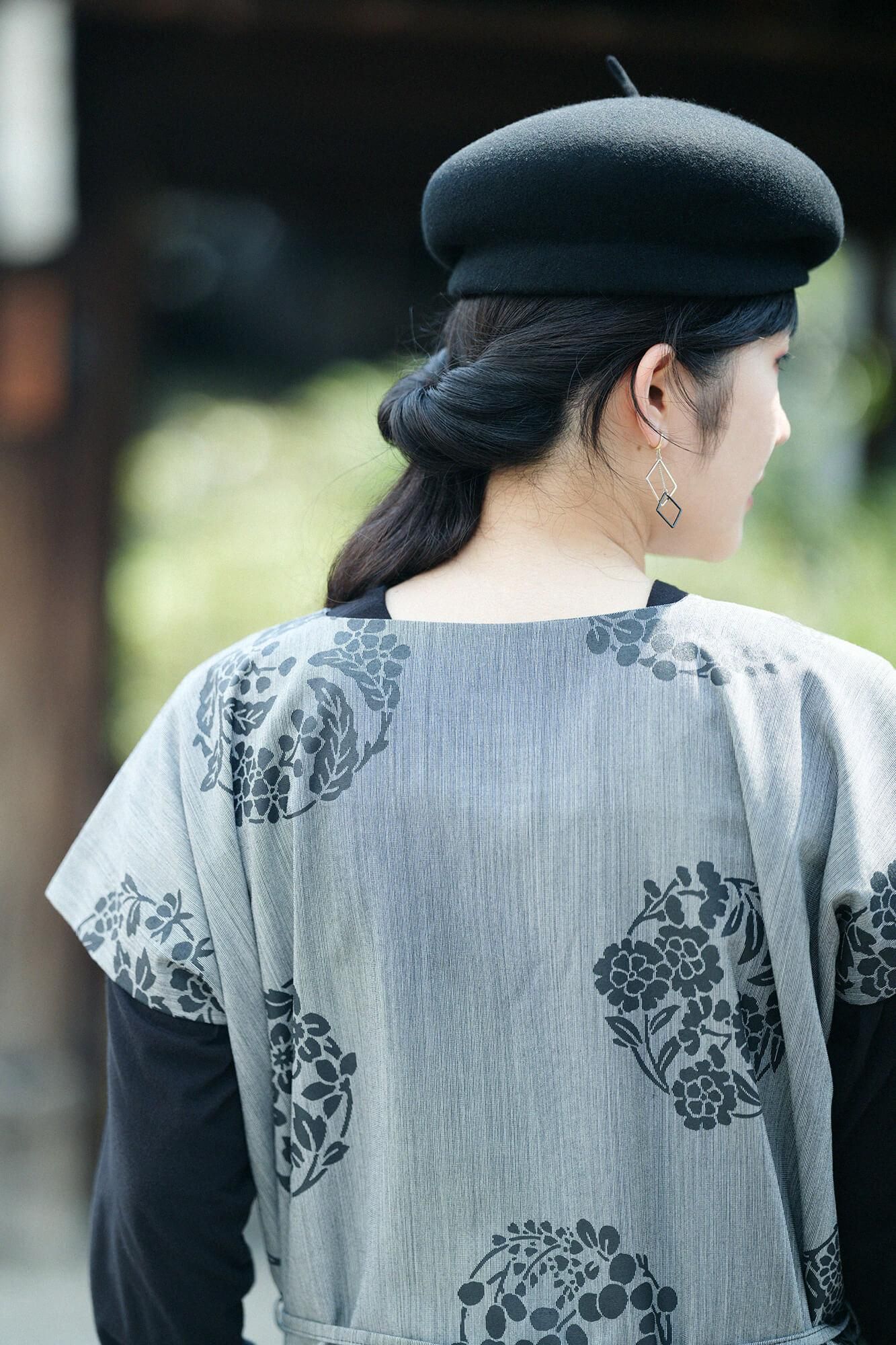 Flyer mit rechteckigem Kammgarn-Roben-/Hanamaru-Muster