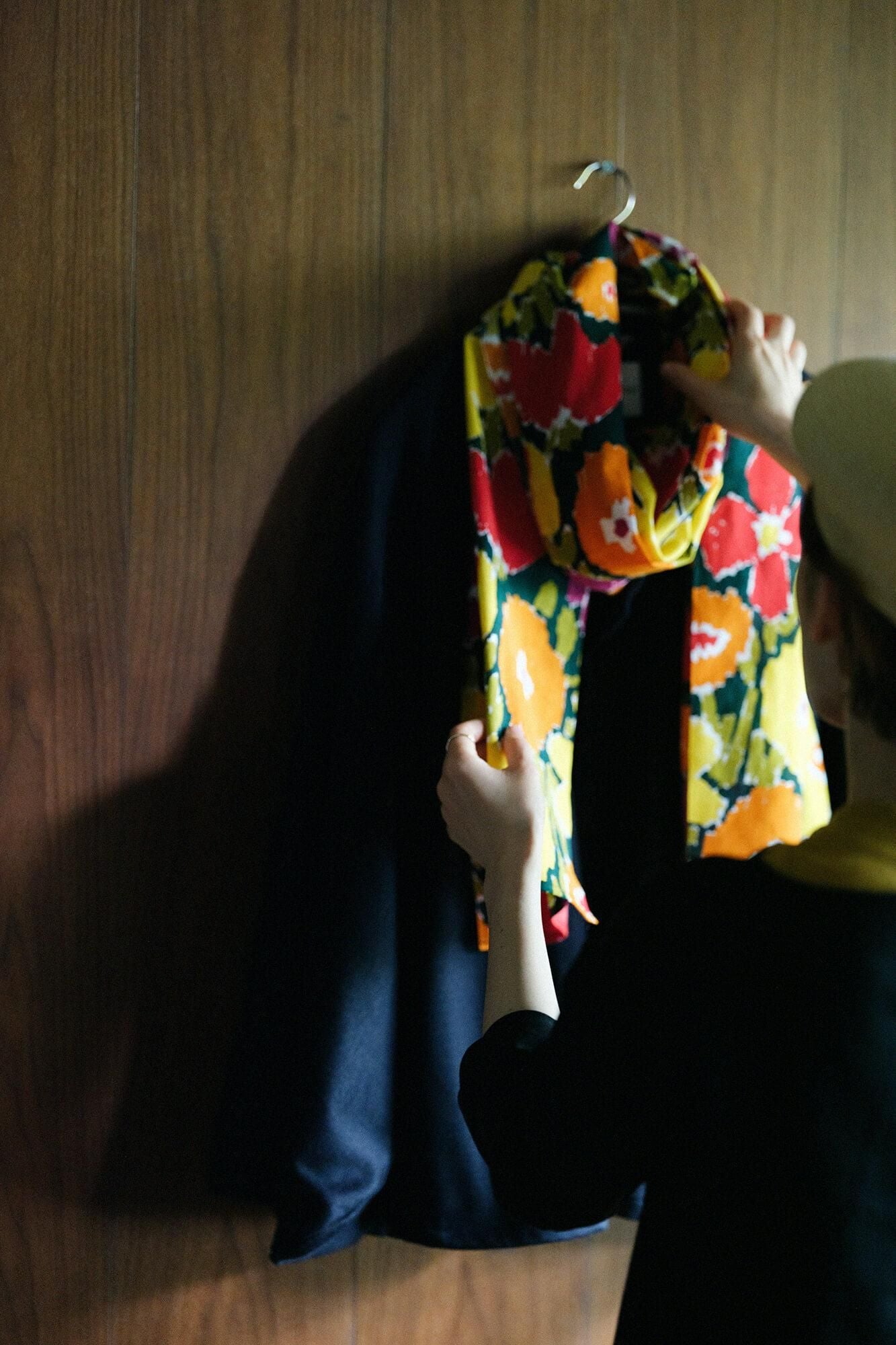 Isemomen Cotton Scarf / Intimate Friend