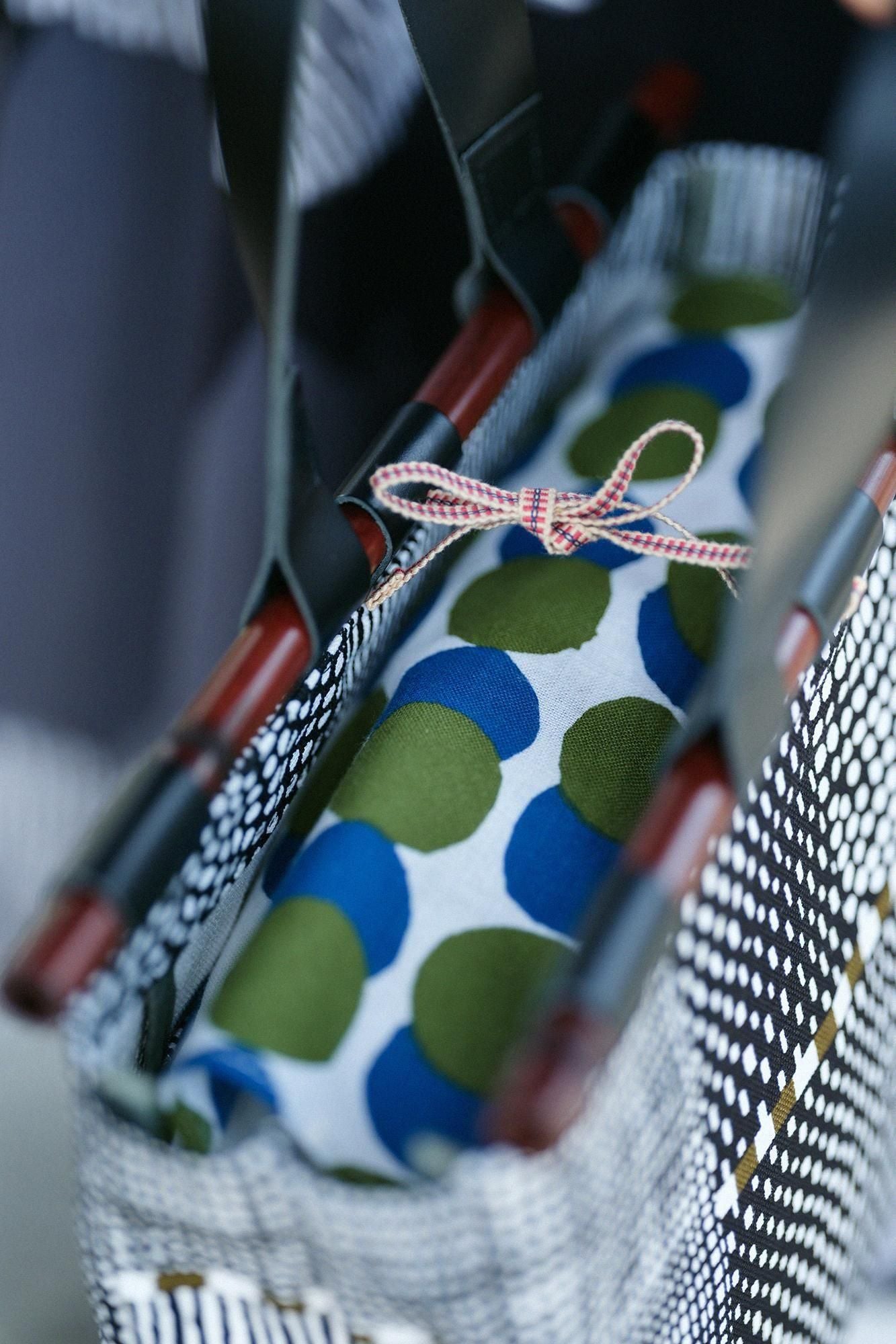 道行小筥(みちゆきこばこ) 染竹 (そめだけ)大/間がさね2