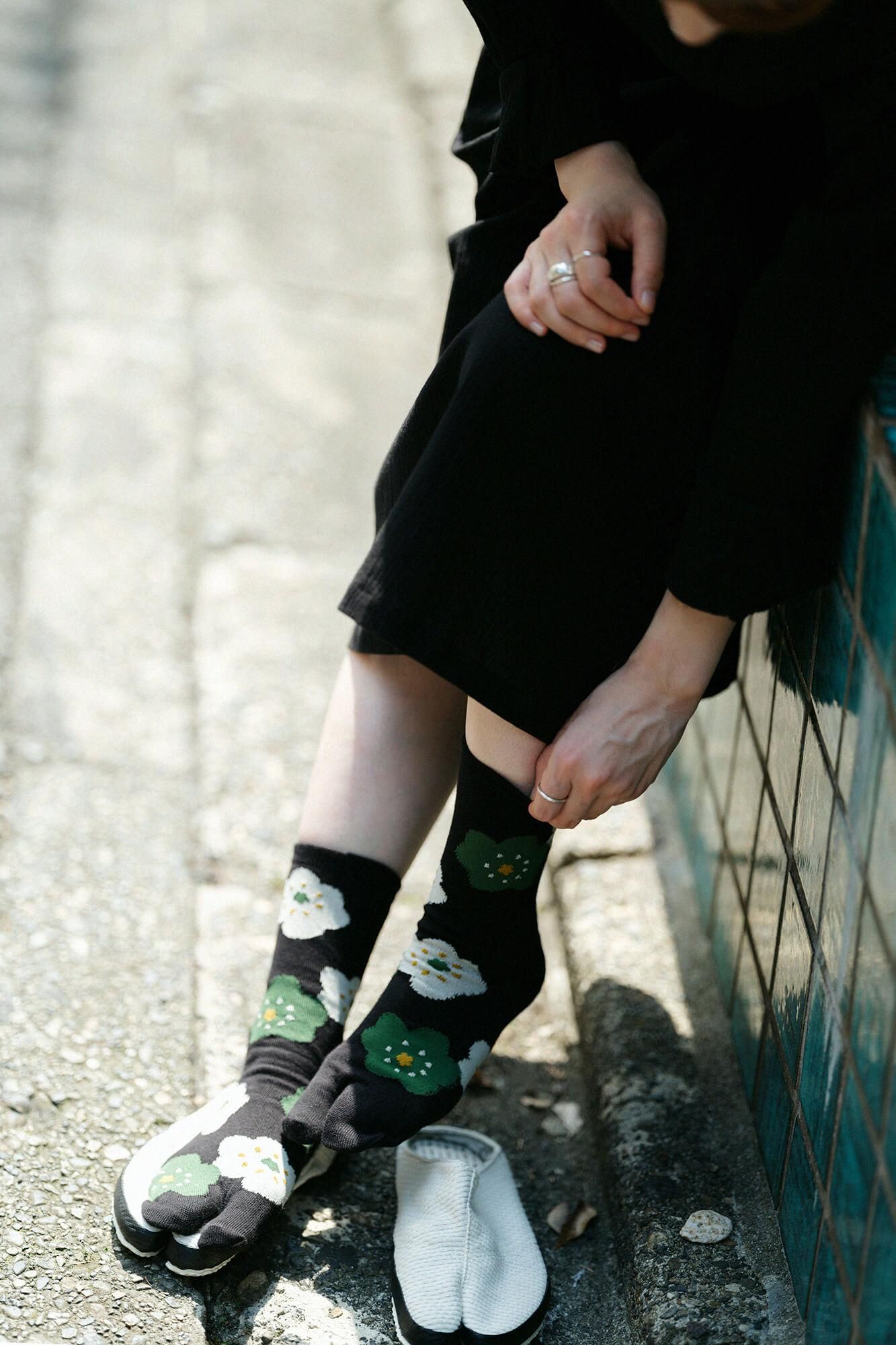 Tabi Socks (Mid-calf)/Smile Black【Women Size Only】