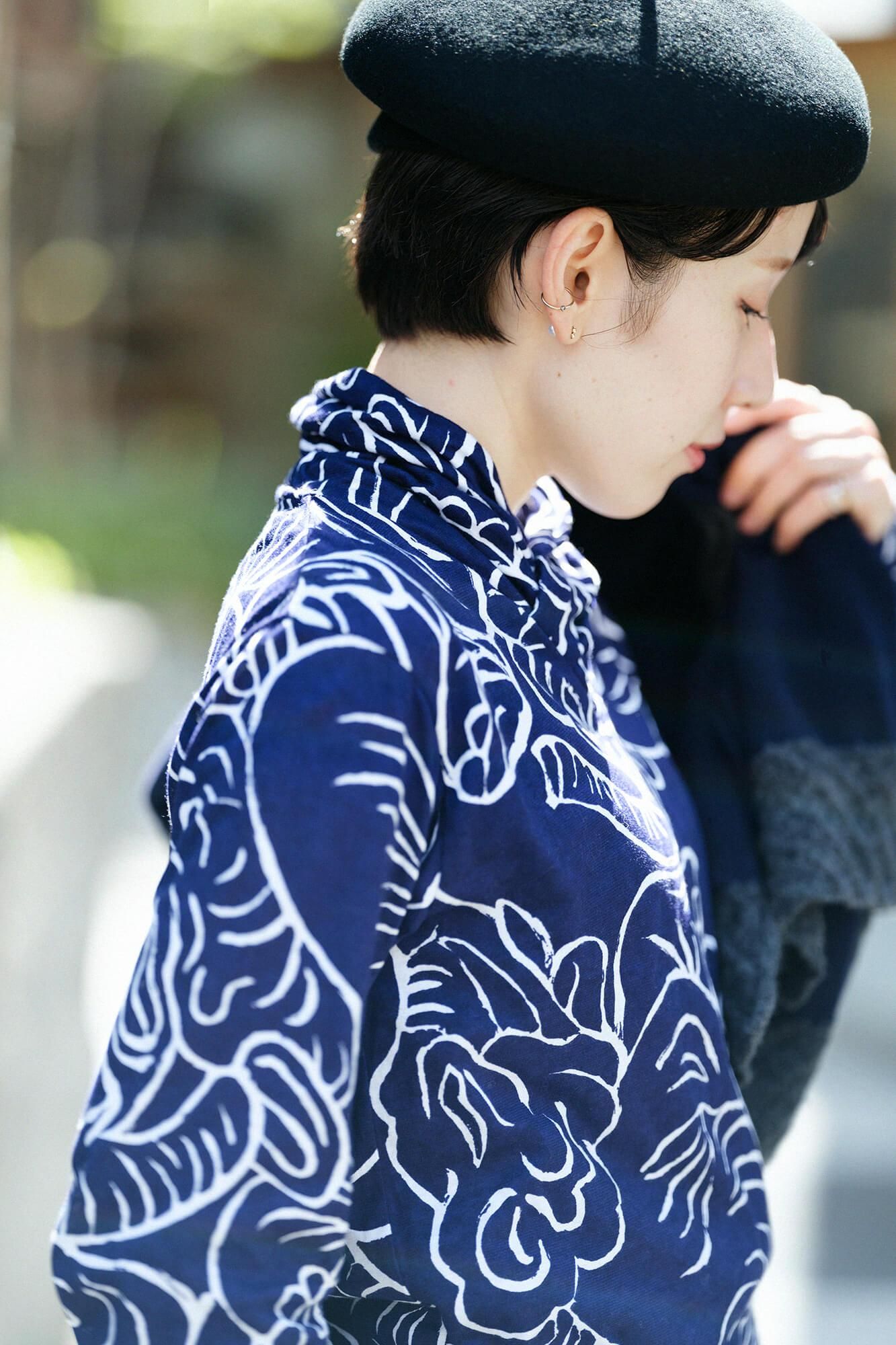 高領上衣/flying elephants