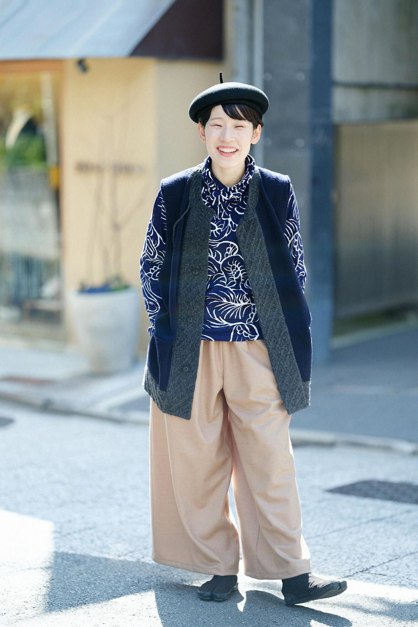 高領上衣/flying elephants