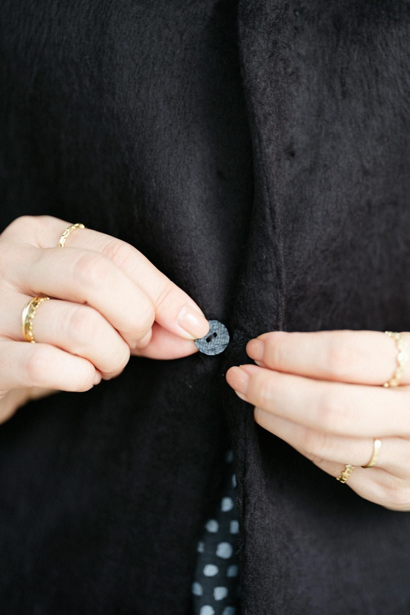 Imported Dual-layered Knit Fur Naginata Earl Cardigan / Black