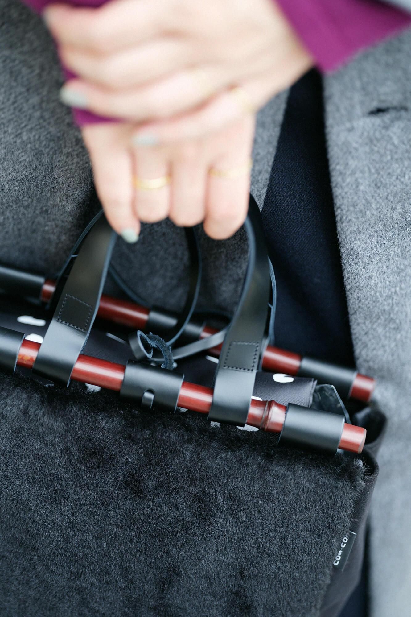 人造皮毛道行小筥 染竹 竹柄手提包/黑色3