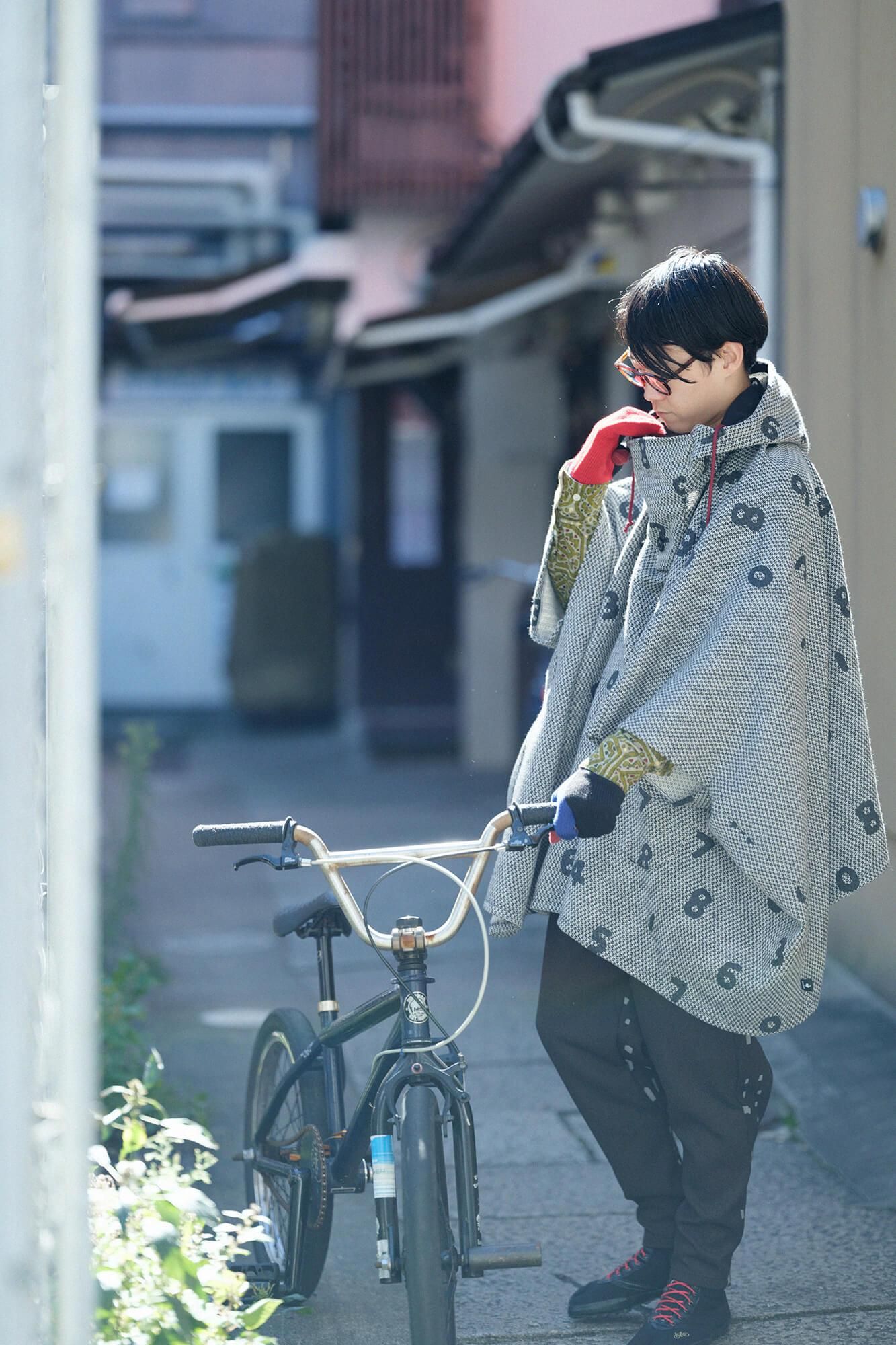 【net限定】あっちグローブ トリコ/爪紅(つまくれない)