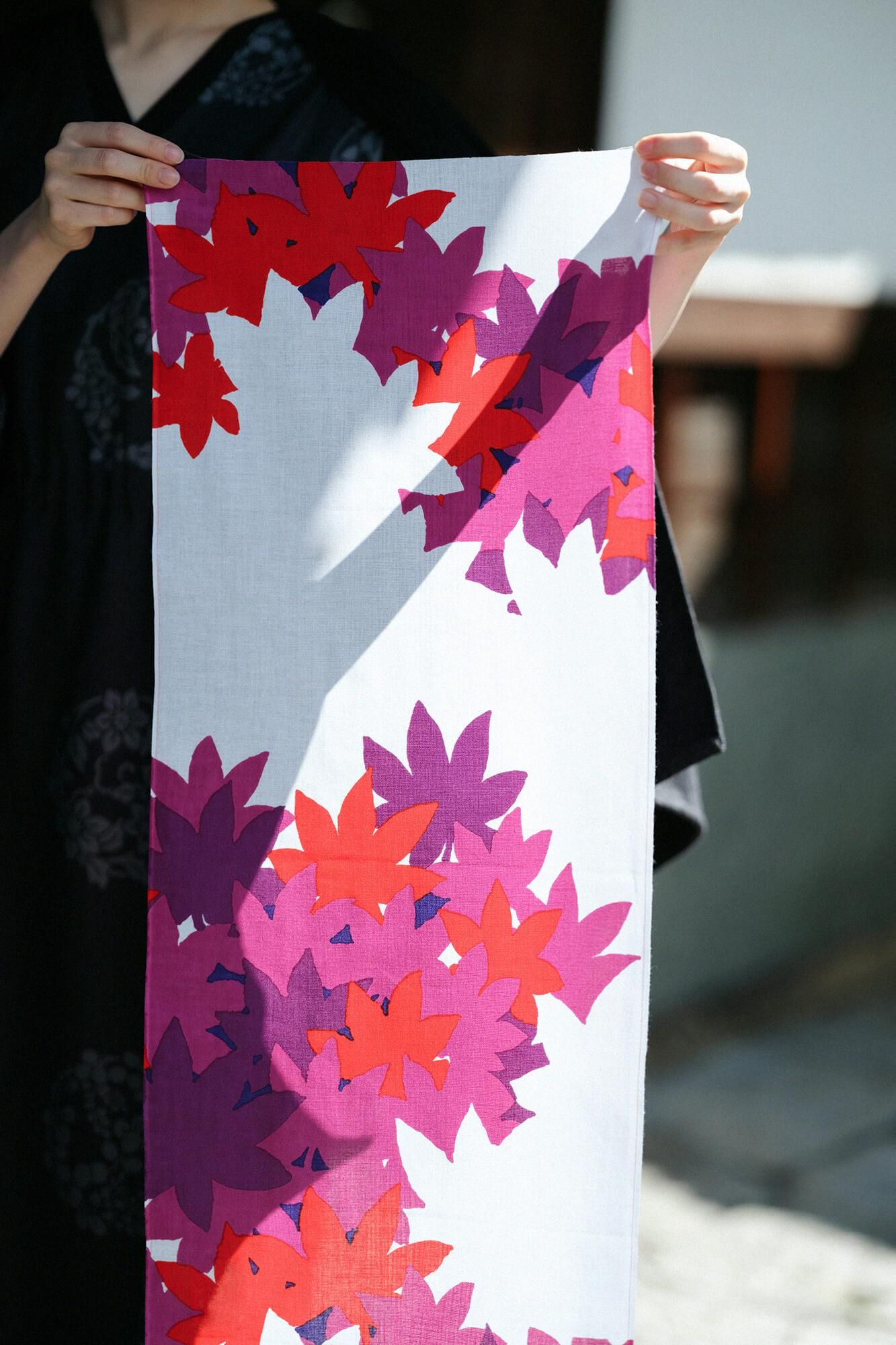 ISE Cotton Textile Tenugui / Maple Ivy Yellow (Makijitsutakibamu)