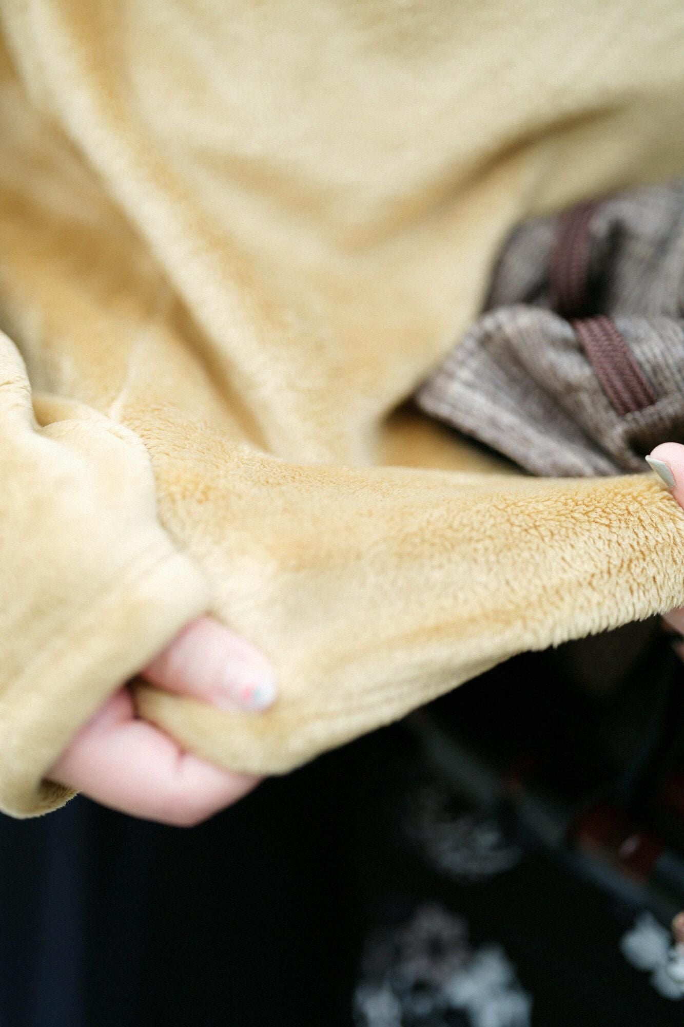 Bomber Heat (R) 天鵝絨編 高領上衣/榛果色