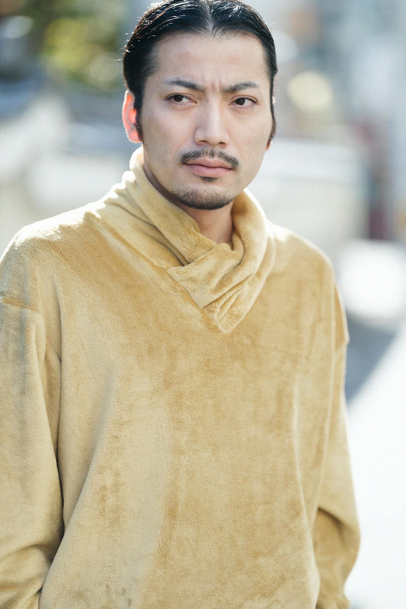 Bomber Heat (R) 天鵝絨編 高領上衣/榛果色