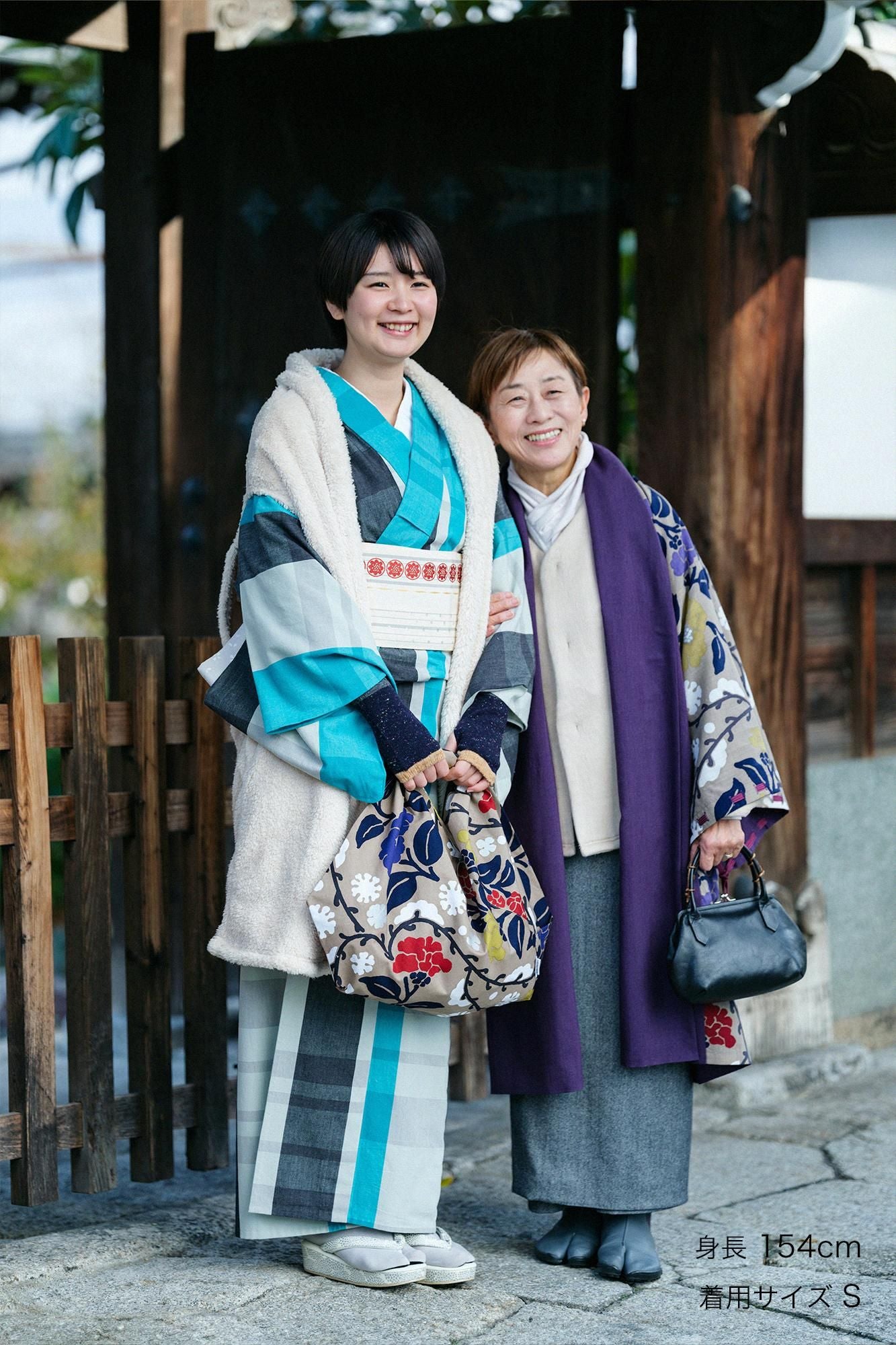 Mousseline, kyung, réversible, violet foncé, × snowmochi willow, camélia (mochi neige yanagi, tsubaki)