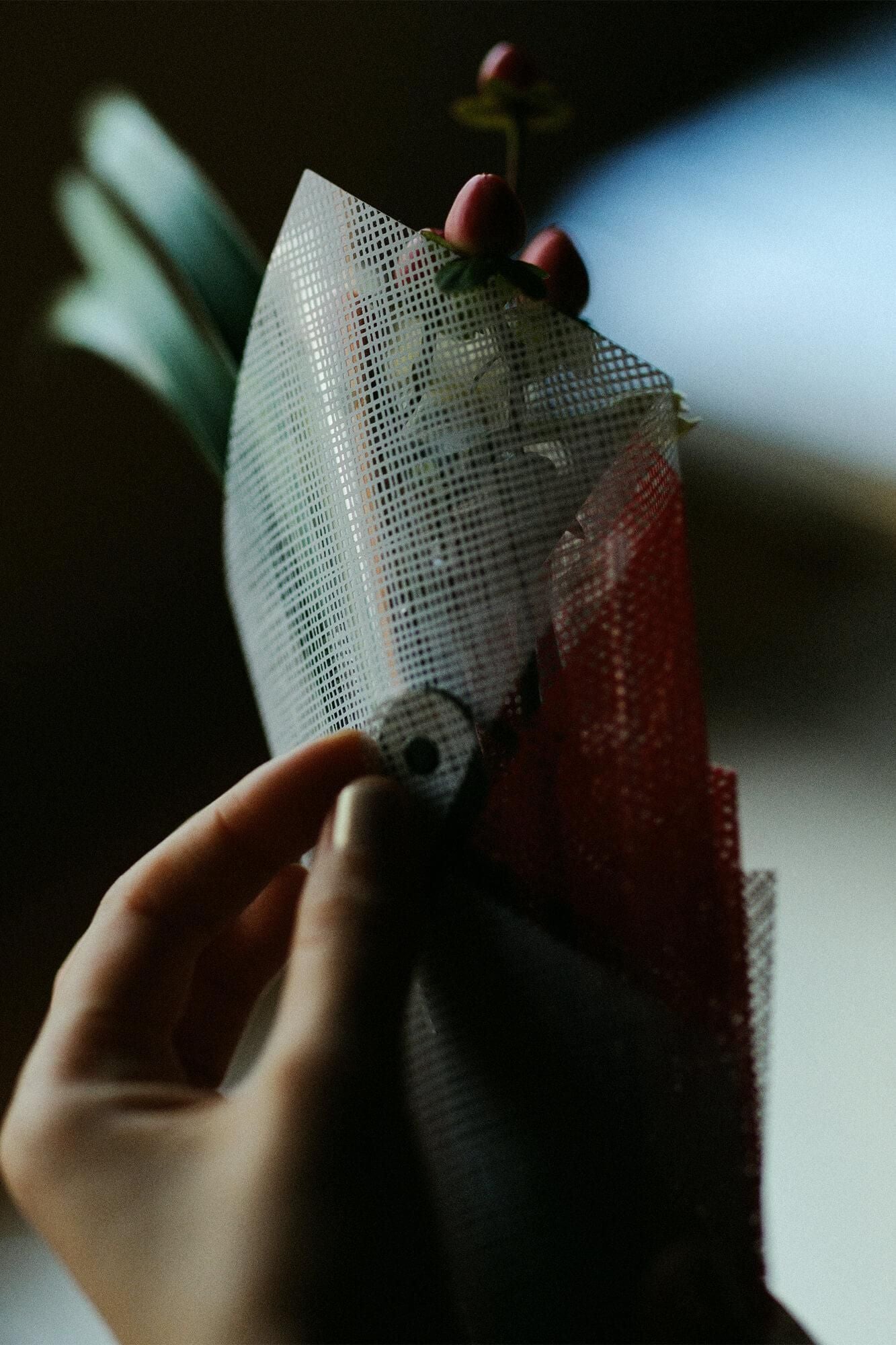 Supervised by Kyoto Hanatsutsumi Society SOU・SOU Hanatsutsumi / Lines and Dots Balance