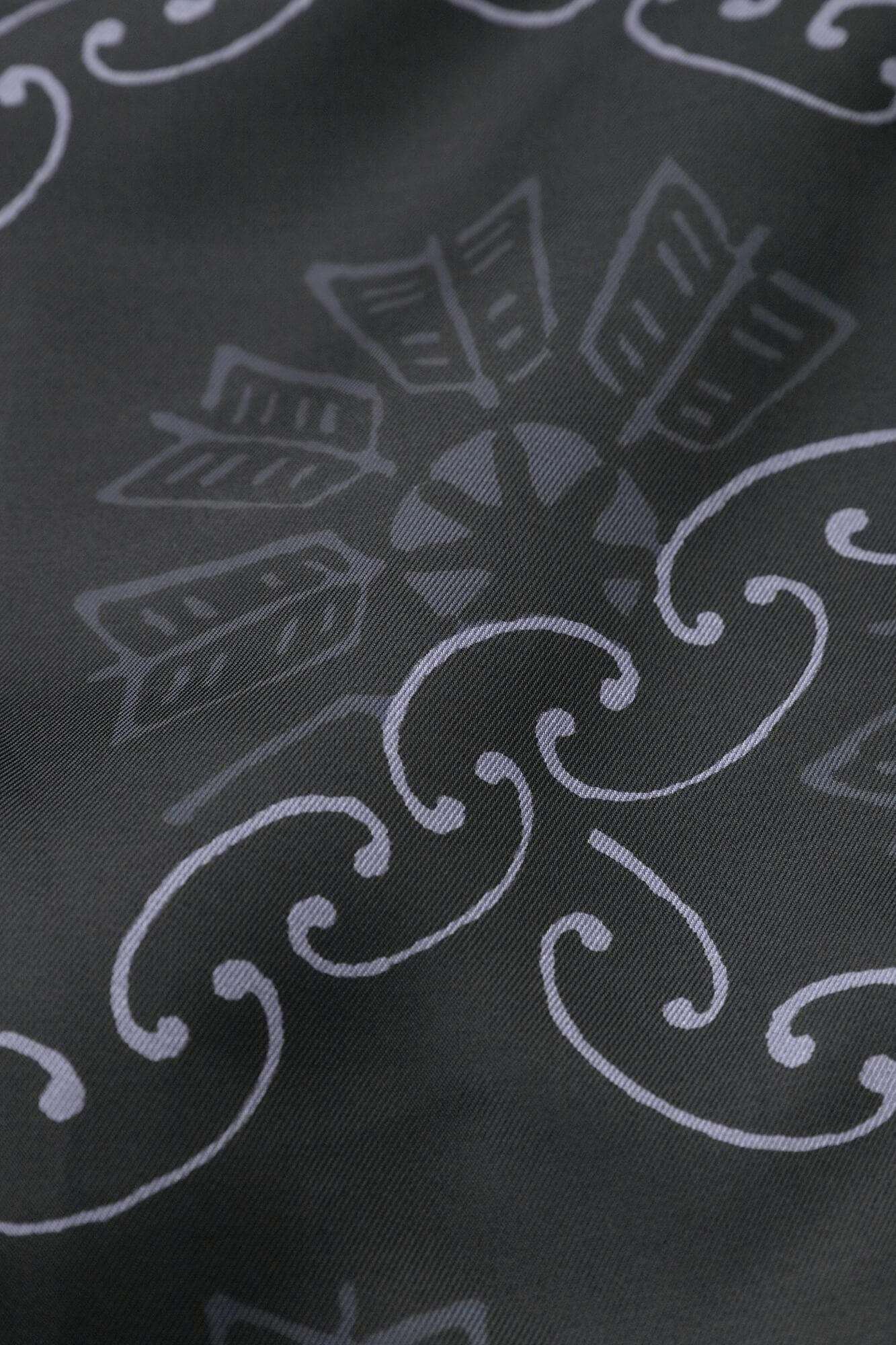 フェイクヌバック 丹前(たんぜん) 中綿袷(なかわたあわせ)/墨色(すみいろ)×環繋ぎ矢車文(かんつなぎやぐるまもん) 写し(うつし)