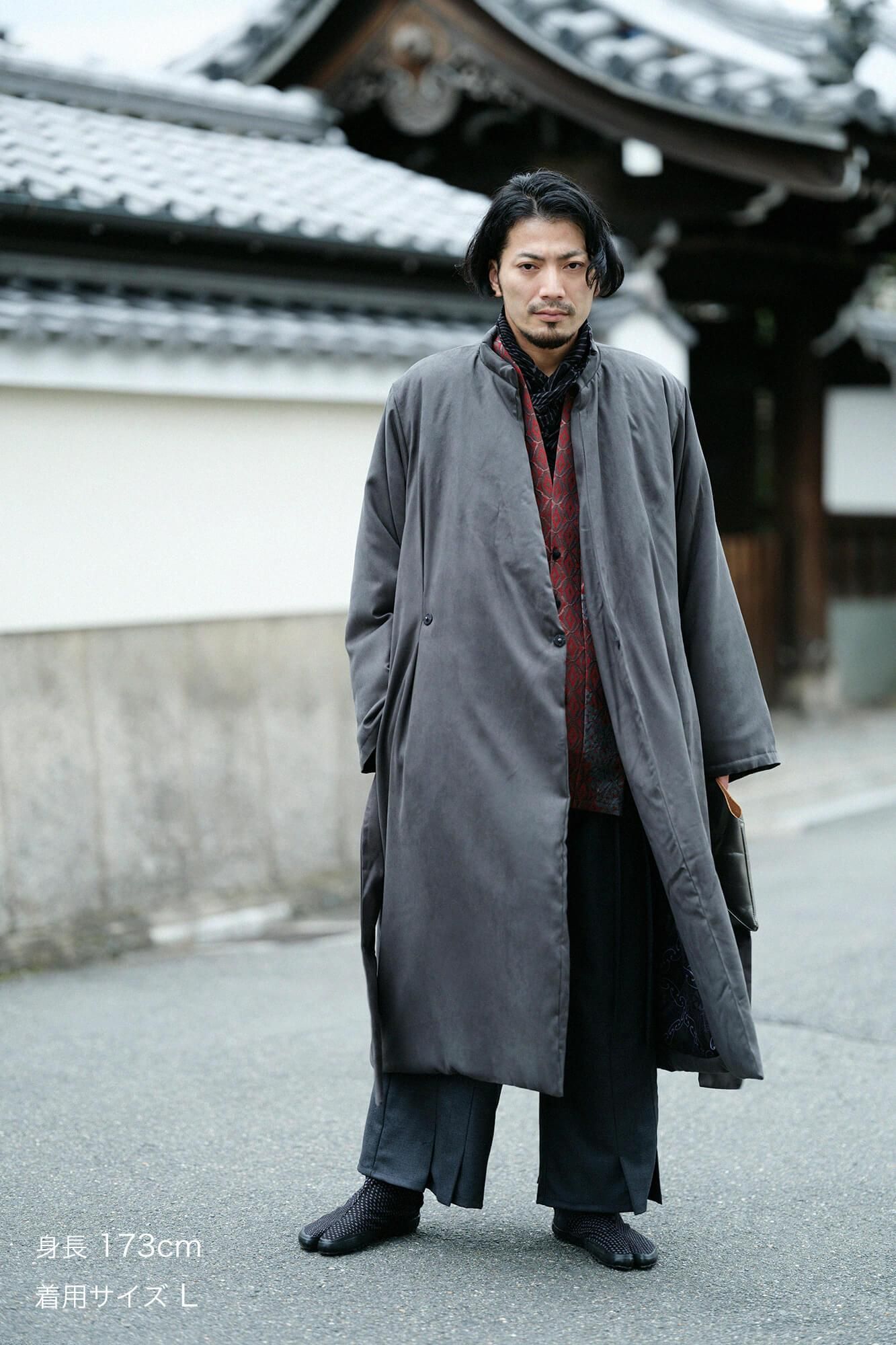 フェイクヌバック 丹前(たんぜん) 中綿袷(なかわたあわせ)/墨色(すみいろ)×環繋ぎ矢車文(かんつなぎやぐるまもん) 写し(うつし)