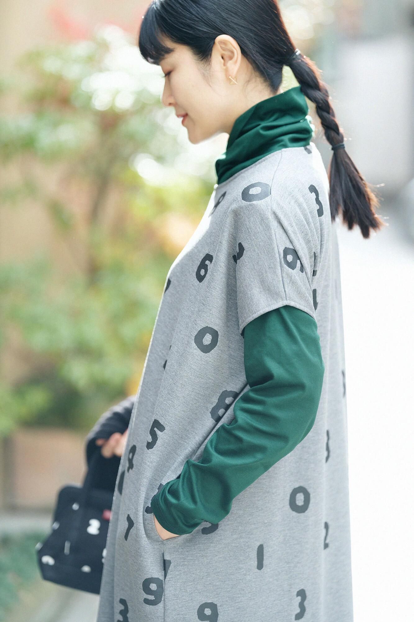 羊毛混合物,双面针织(ryomen ami)矩形长袍(chohokei)肩线/so-su-u mokuzumi(mokuzumi)