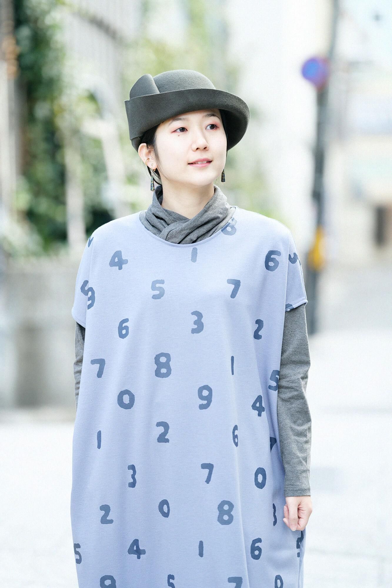 ウール混 両面編(りょうめんあみ) 長方形衣(ちょうほうけい) 肩線(かたせん)/SO-SU-U 縹鼠(はなだねず)