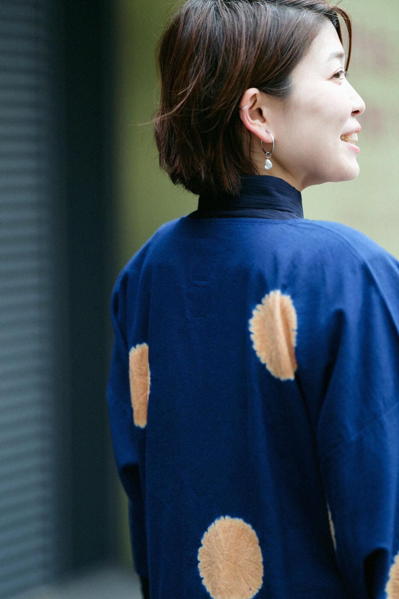 近清紮染 棉毛斜紋織 圓弧袖長方形洋裝/大圓點 寶藍色×黃丹色