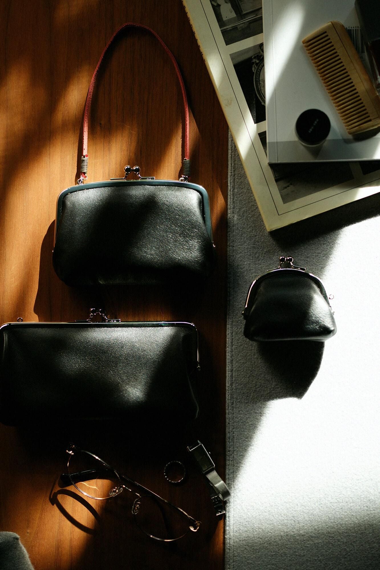 皮革口金包(橫長)/黑色×迷你SO-SU-U十數