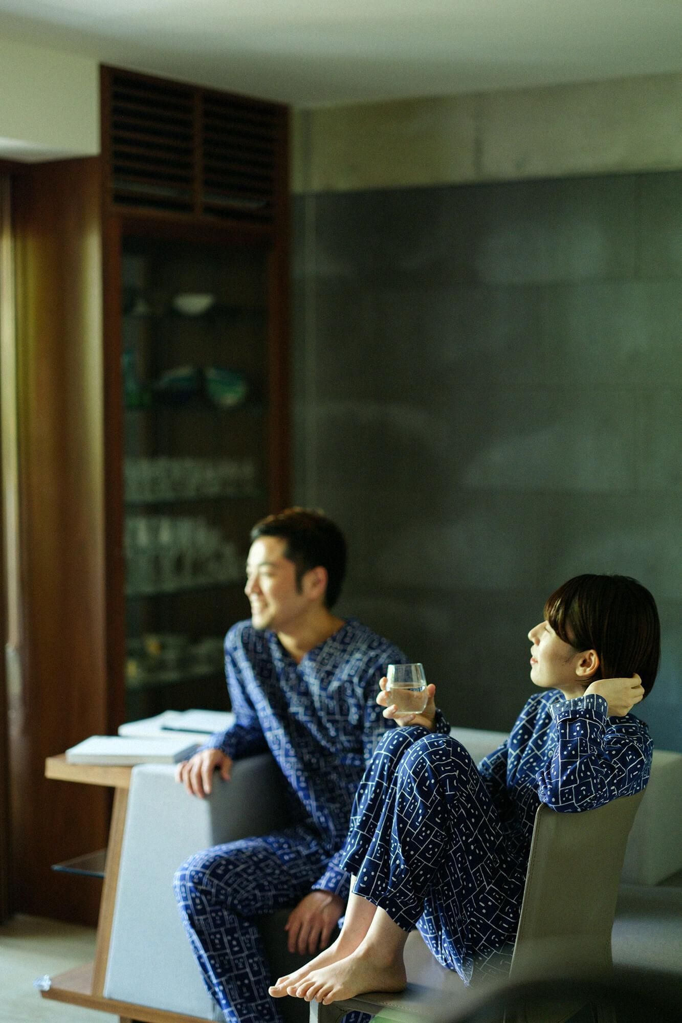 【官網限定】高島平織 V領 圖案紋樣居家服/笑顏 寶藍色