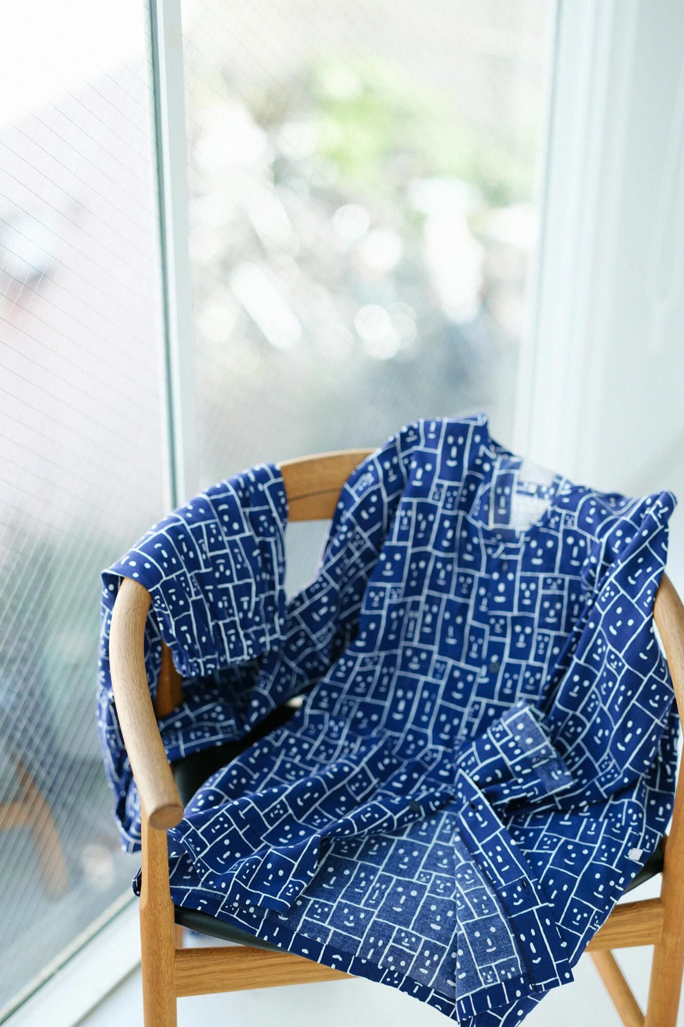 【官網限定】高島平織 V領 圖案紋樣居家服/笑顏 寶藍色