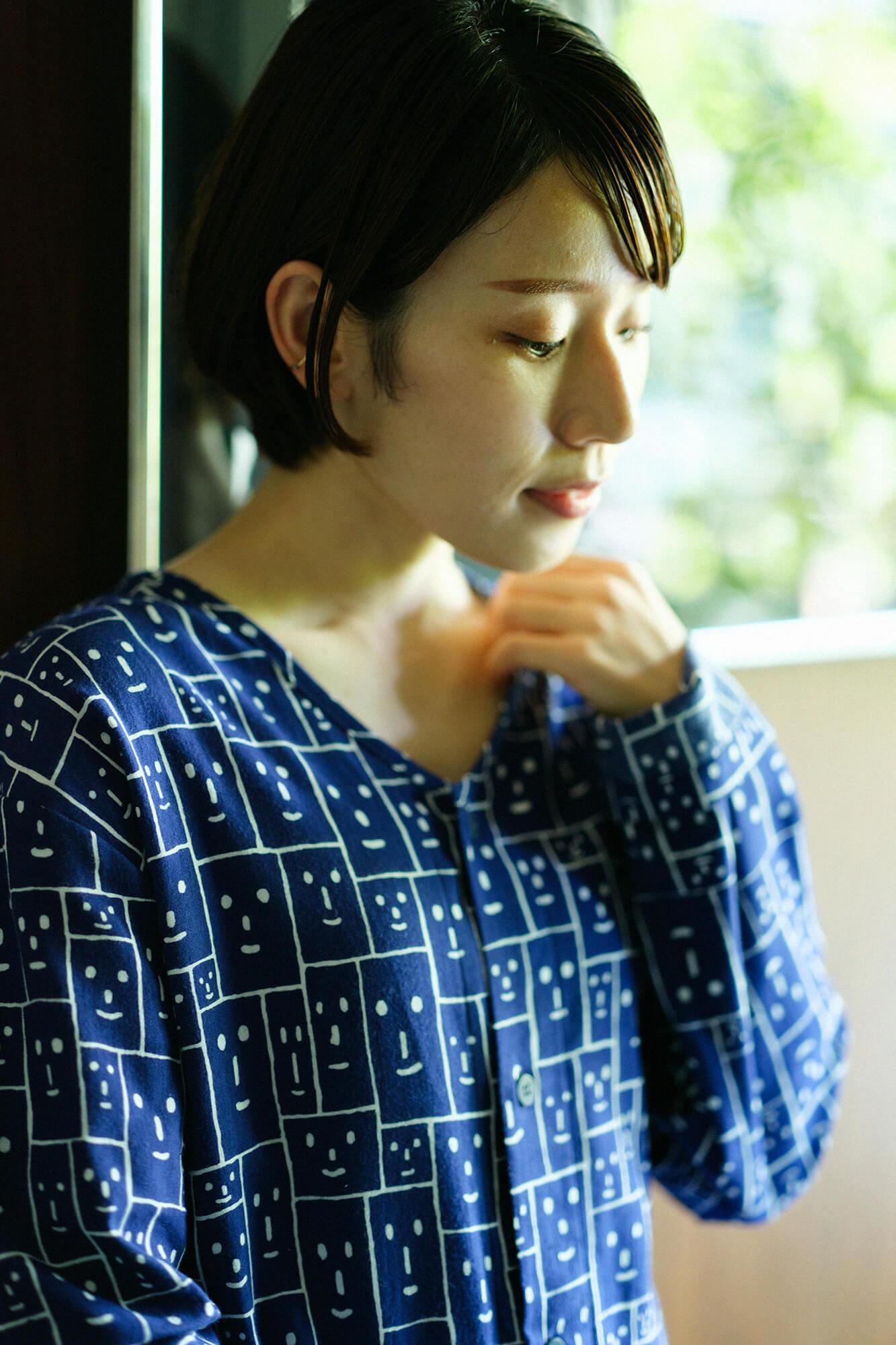 【官網限定】高島平織 V領 圖案紋樣居家服/笑顏 寶藍色