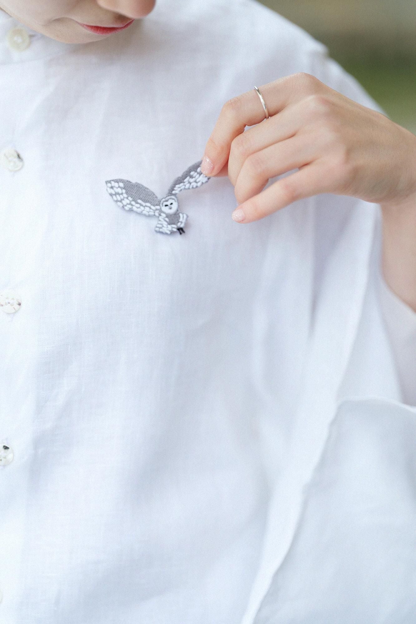 刺繍飾り(ししゅうかざり)/ふくろう 銀鼠(ぎんねず)