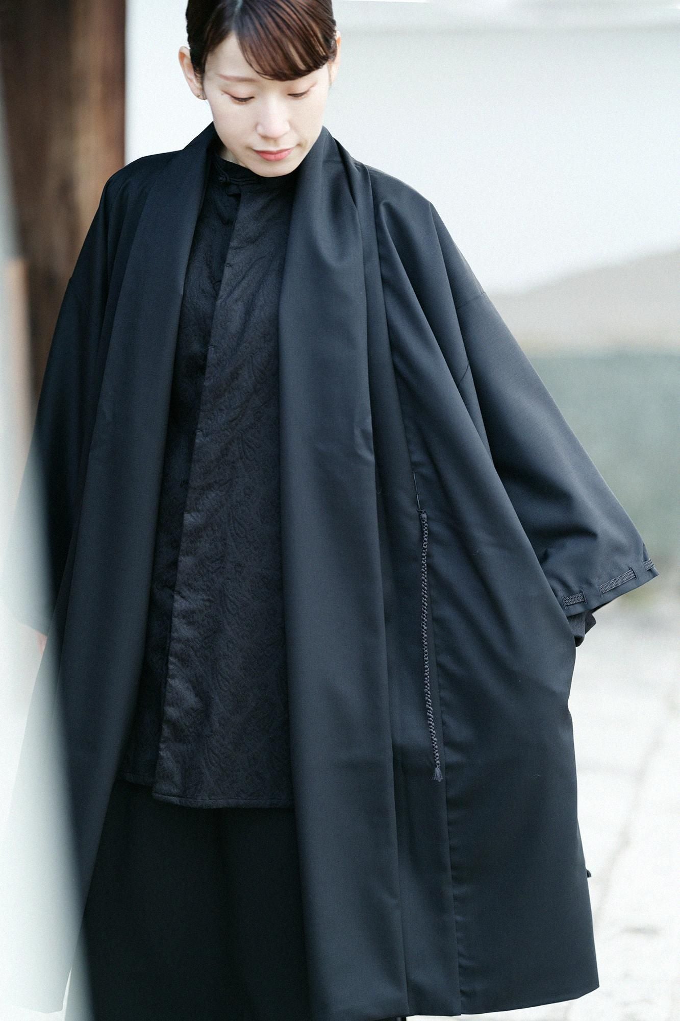 42双 梳毛(そもう) 宮中袖(きゅうちゅうそで) 可逆(かぎゃく)/濡羽色(ぬればいろ)